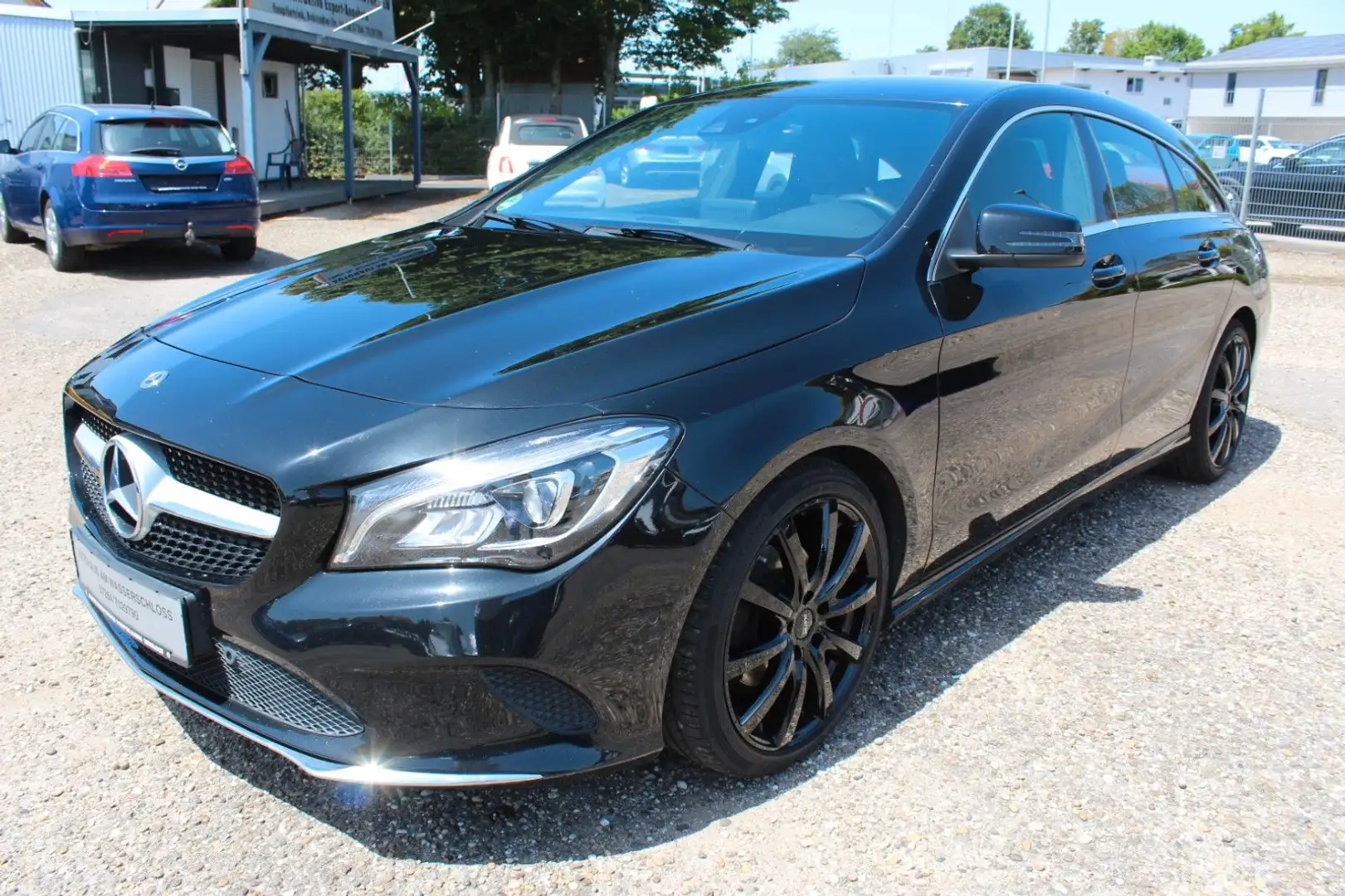 Mercedes-Benz CLA 200 Shooting Brake*LED*8Fach*MATRIX*BUSINES Schwarz - 1
