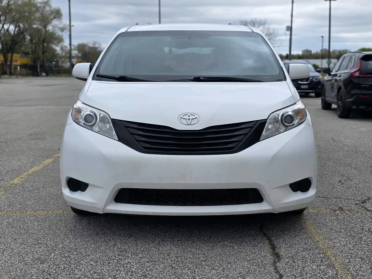 Toyota Sienna снимка Toyota Sienna