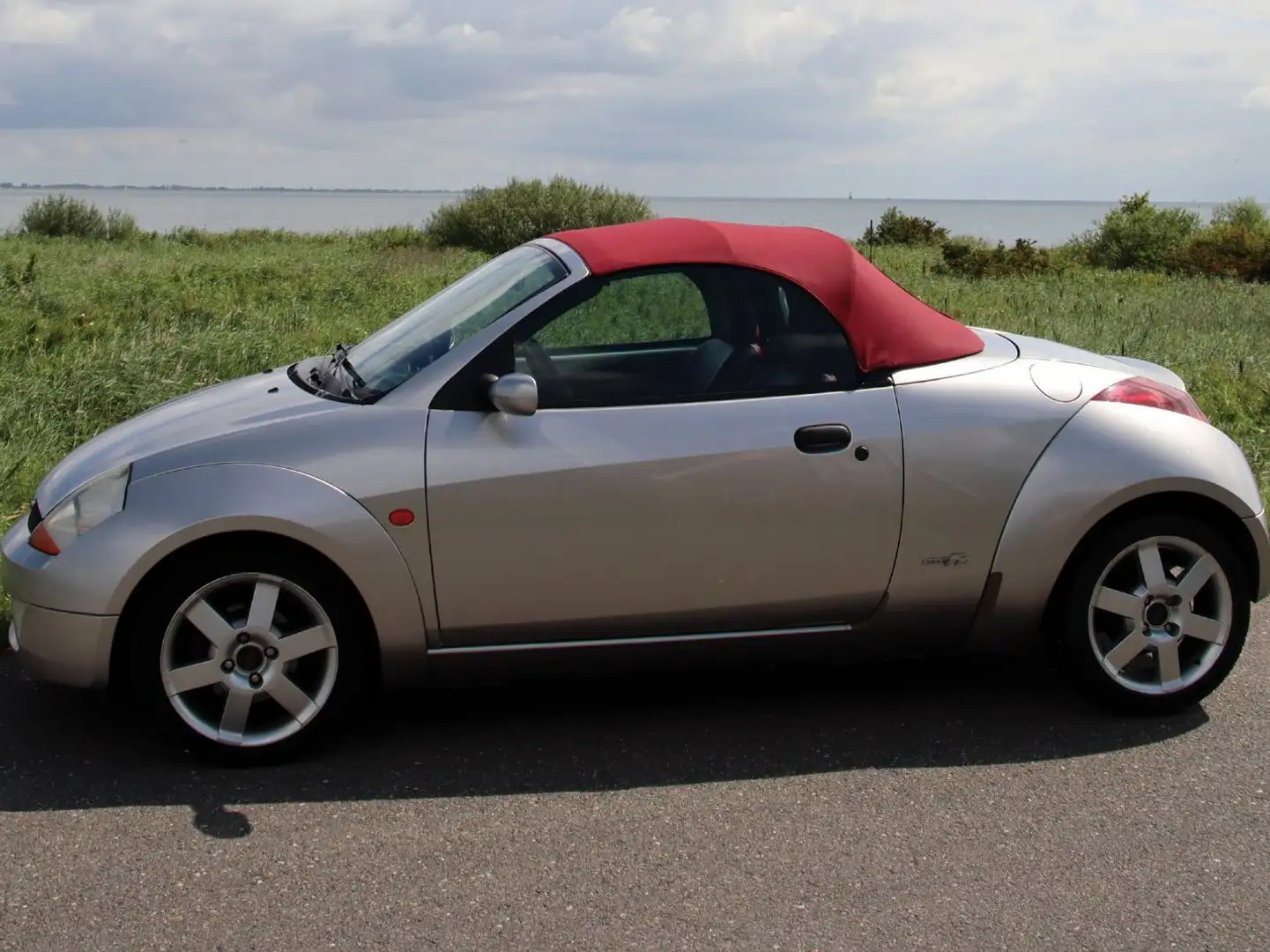 Ford Streetka Ka/Ka+ 1.6 Futura Zilver - 1