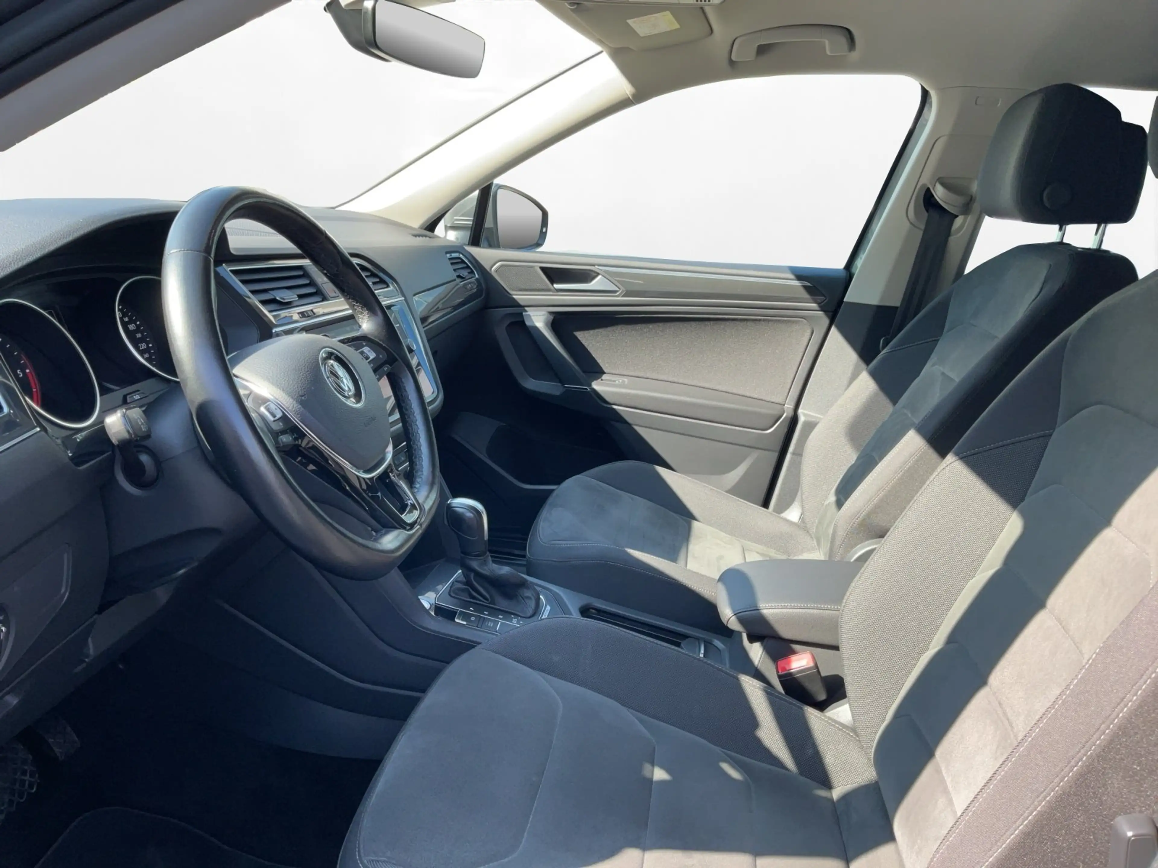 Volkswagen Tiguan Allspace Tiguan 2.0 TDI DSG 4MOTION ALLSPACE | NAVI | LED — photo 10