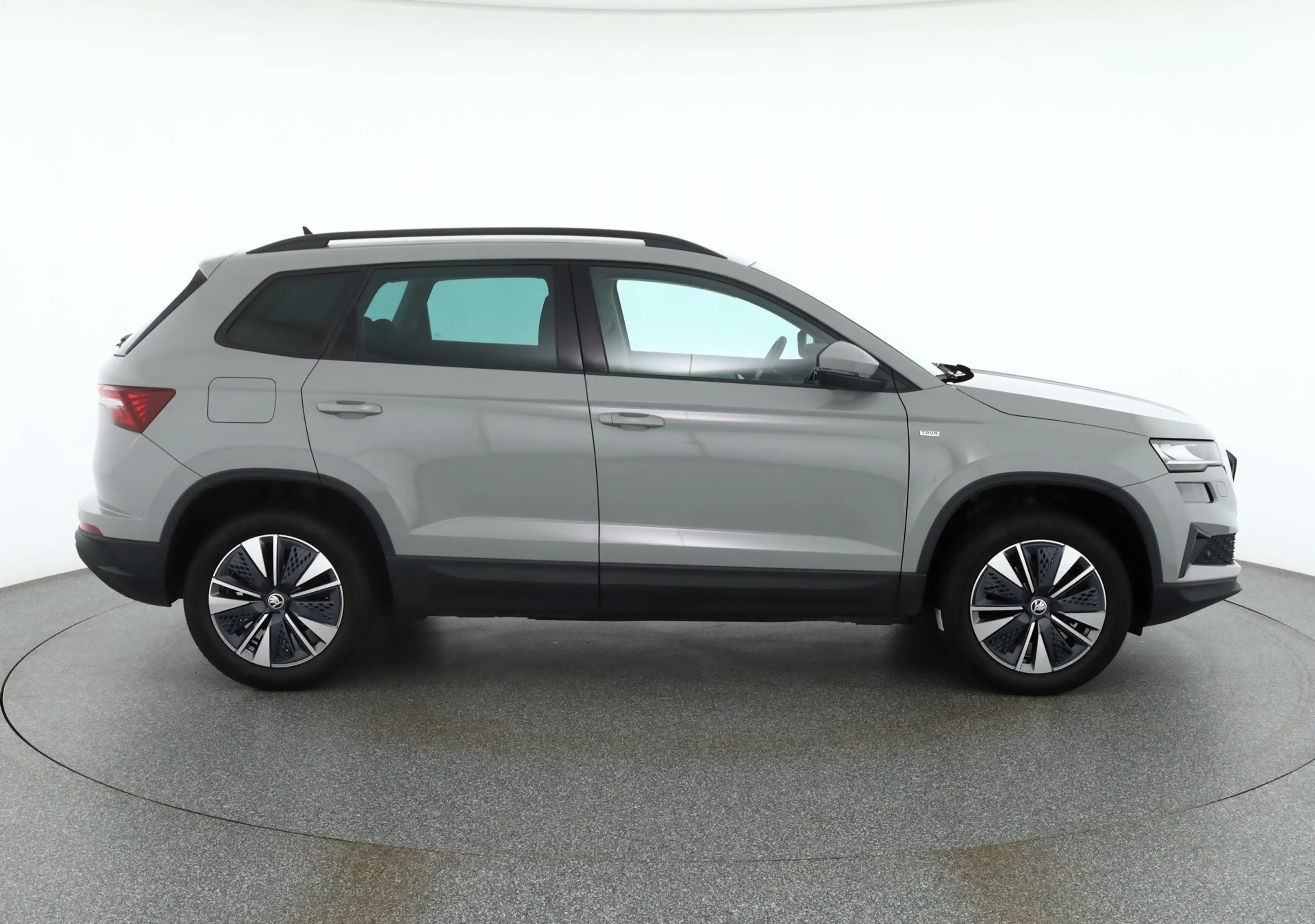 Skoda Karoq 1.0 TSI Tour LED Kamera 4x Sitzheizung DAB — photo 6