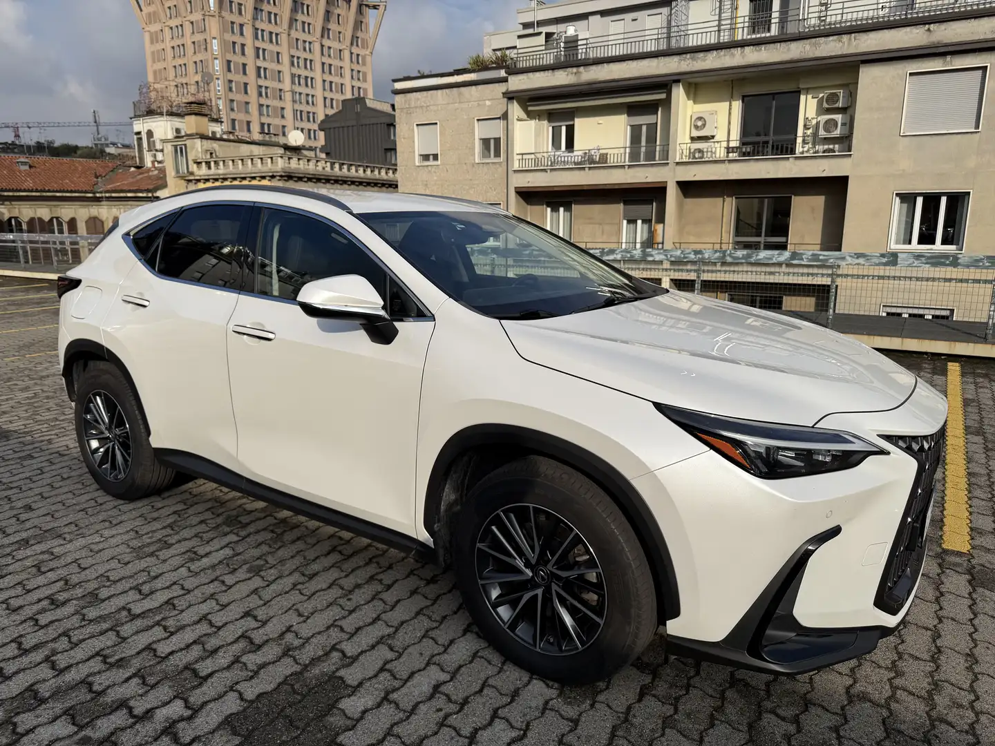Lexus NX 450h+ PREMIUM COME NUOVA PLUG IN 4WD Hybrid Bianco - 2