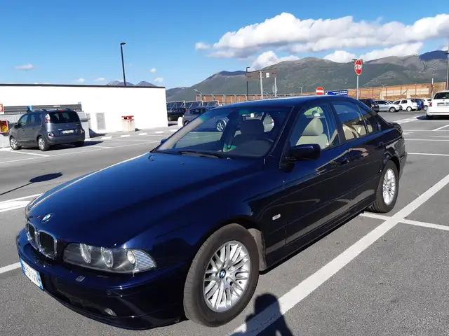 BMW 525
