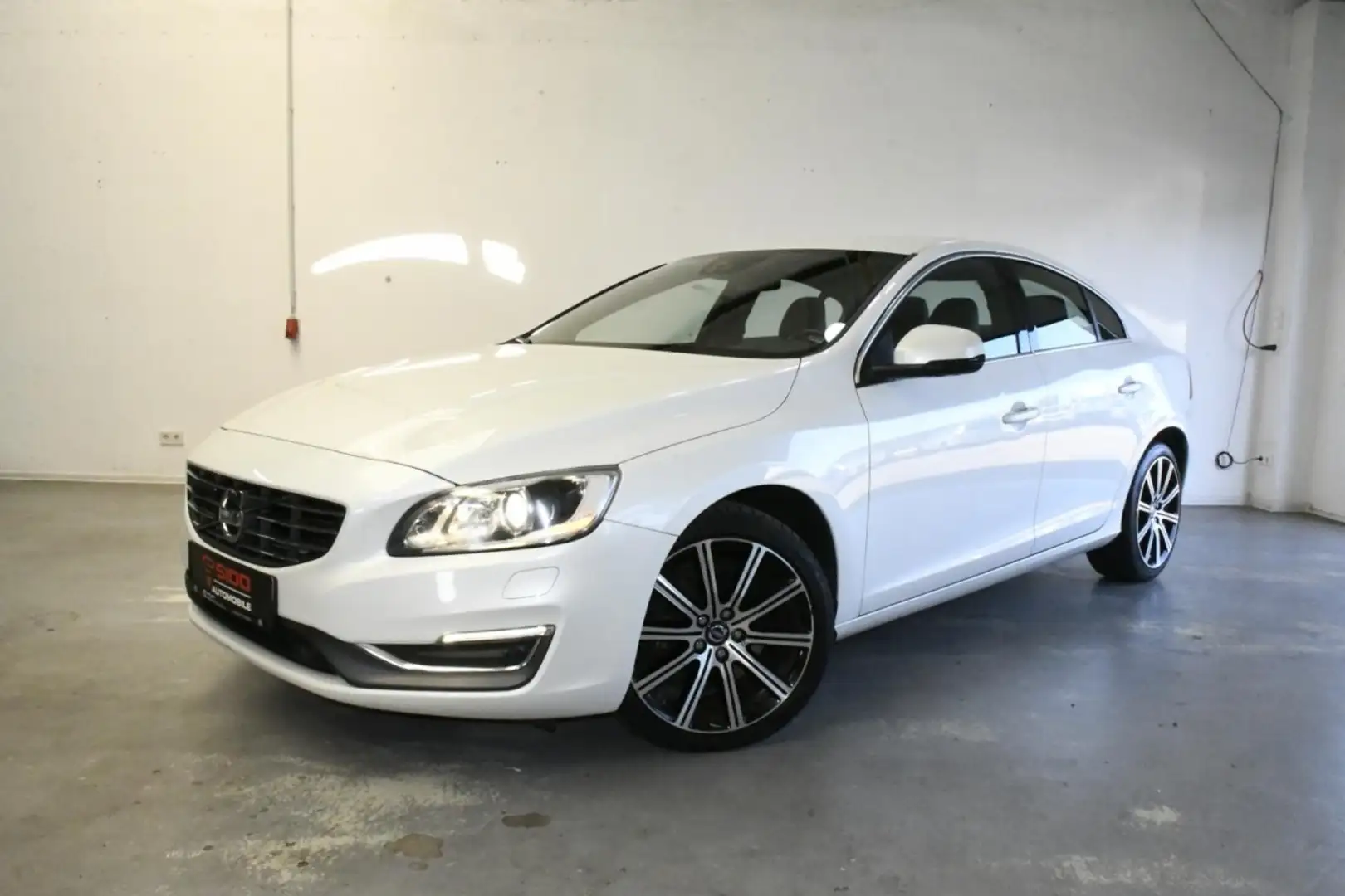 Volvo S60 Lim. Summum AWD ACC*BLIS*NAV*CAM*SPORT*5Zyl. Weiß - 1