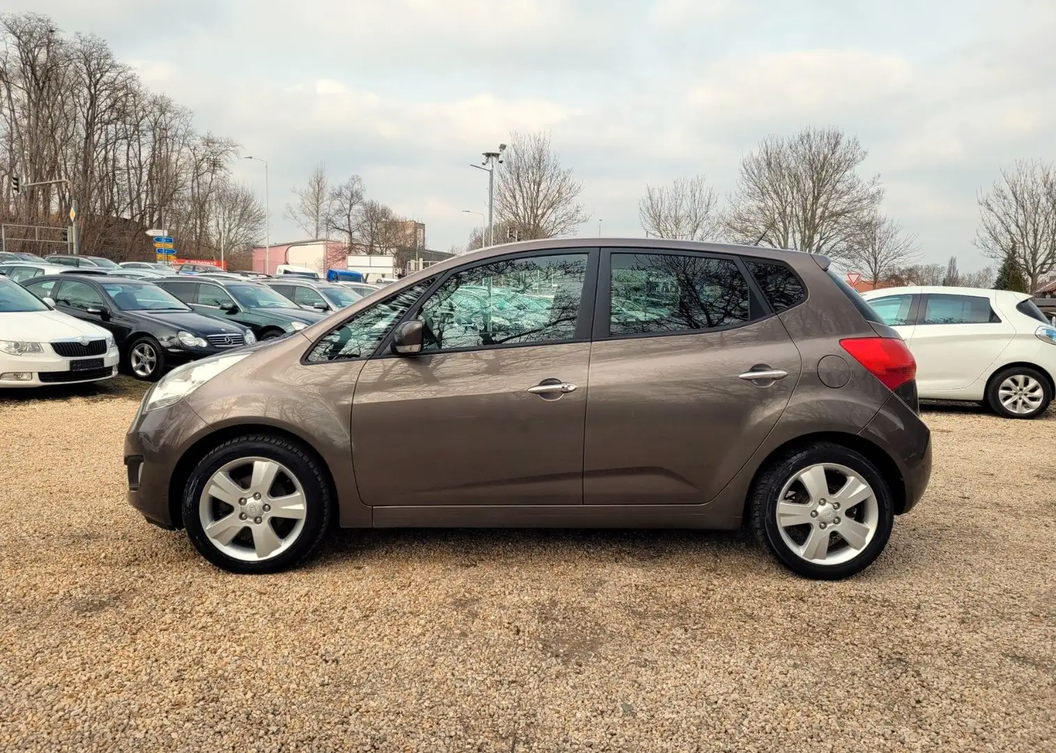 Kia Venga Spirit 1.6 Eur 5*Navi*Klimaaut*SZH*LMF*COC Marrón - 2