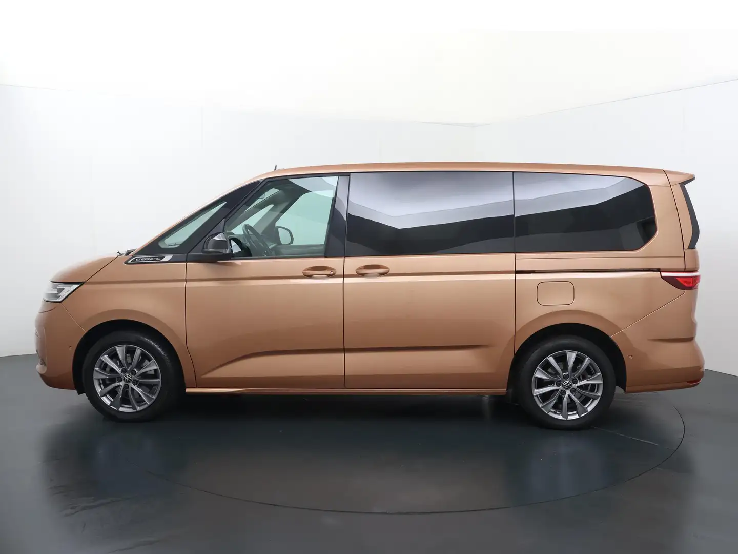 Volkswagen T7 Multivan 1.4 eHybrid L2H1 Life Business | 218 PK | Automaat Brun - 2