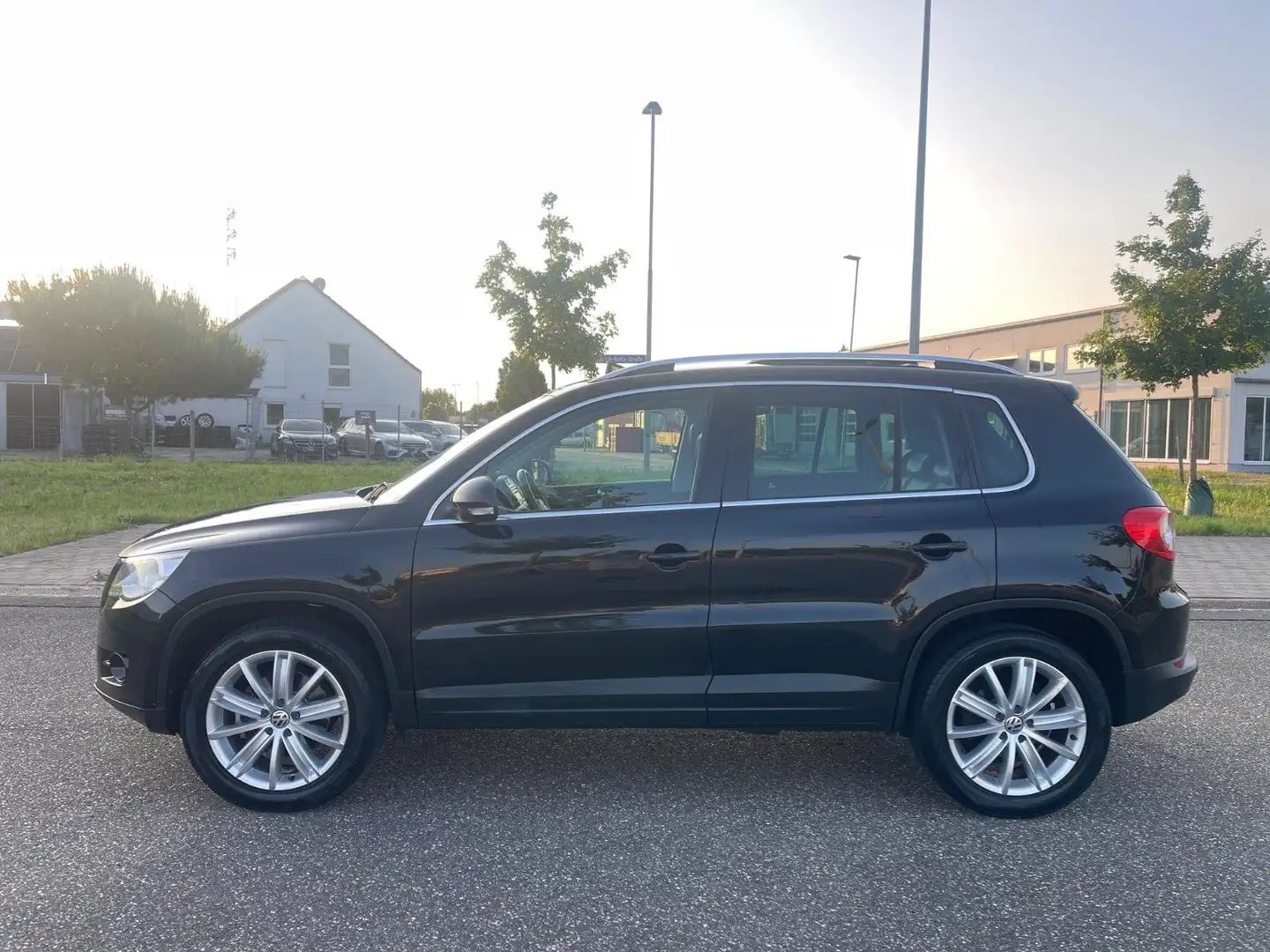 Volkswagen Tiguan Tiguan 2.0 TDI Sport & Style 4Motion Fekete - 1