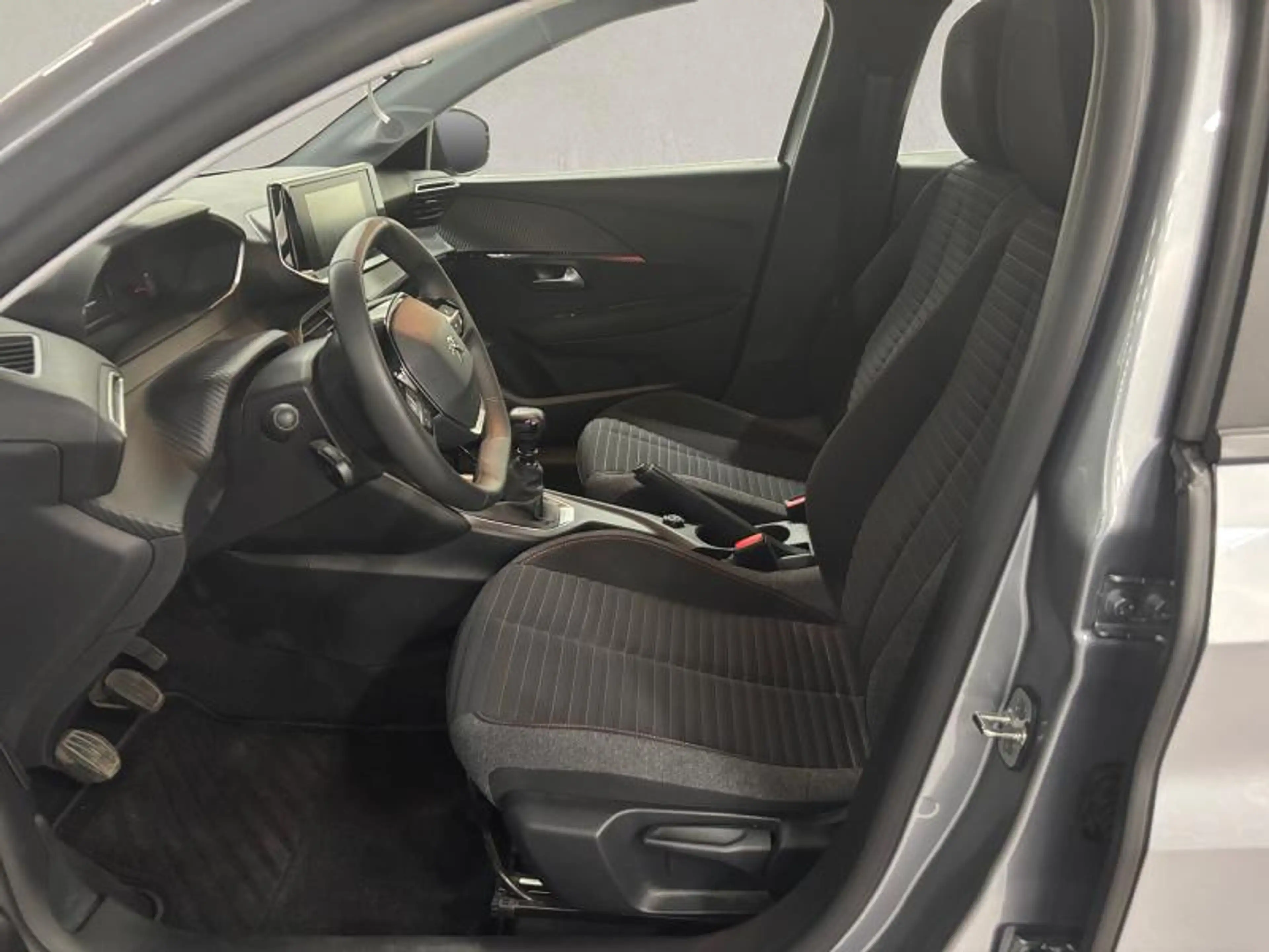 Peugeot 208 II & e- Active Pack — photo 9