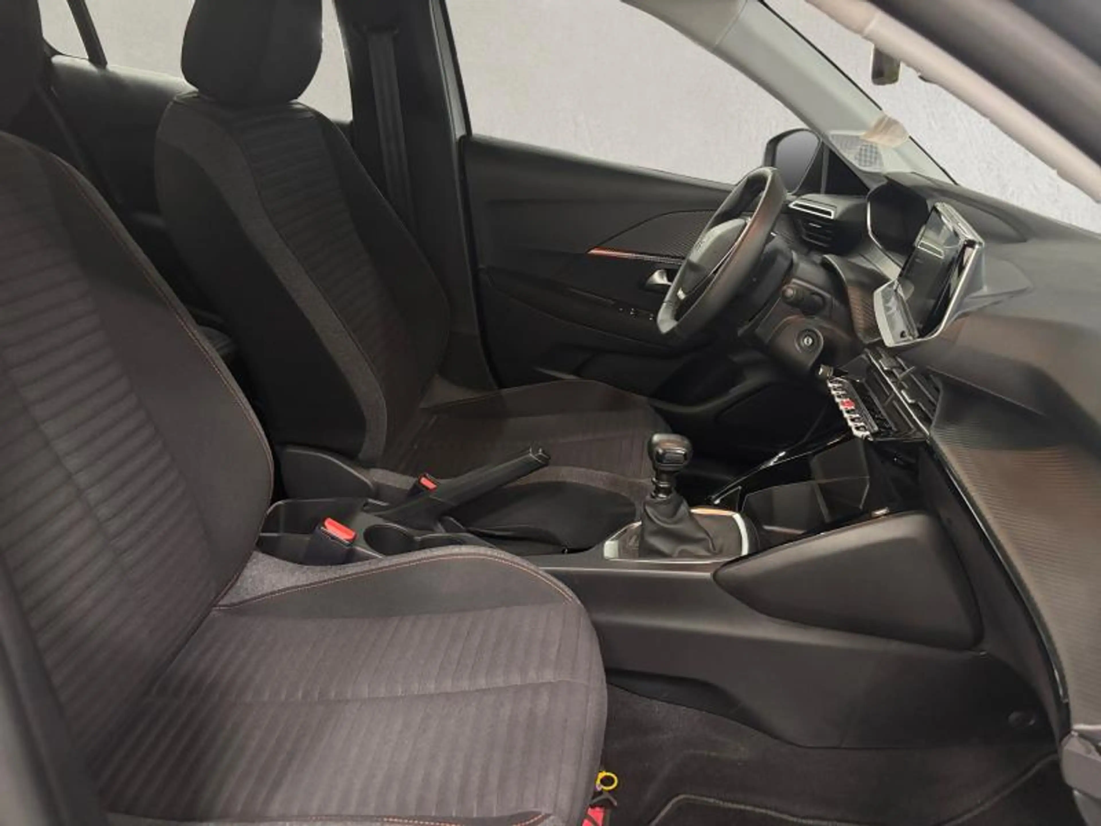 Peugeot 208 II & e- Active Pack — photo 15