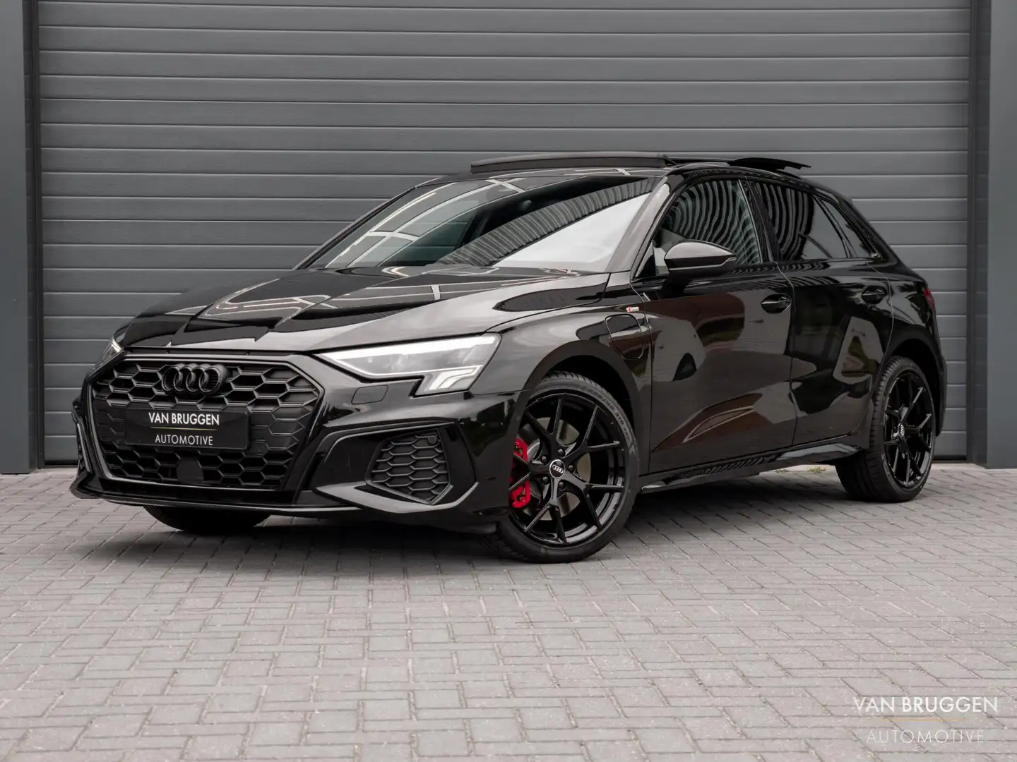 Audi A3 Sportback 45 TFSI e S-Line Pano RS-Stoelen B&O ACC Černá - 1