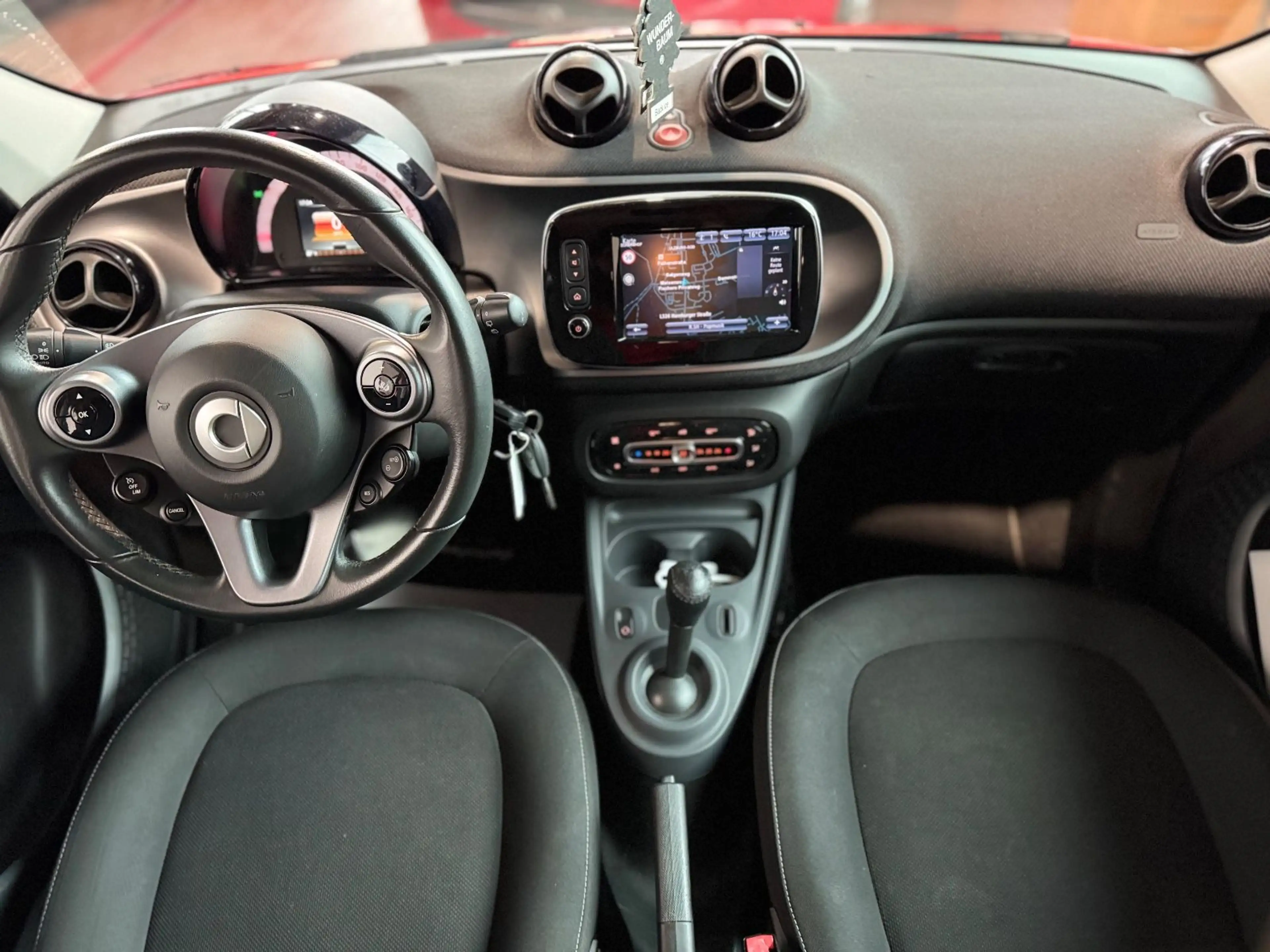 smart forFour 1.0/Automatik/Kamera/BT/Navi/TÜVNeu — photo 10
