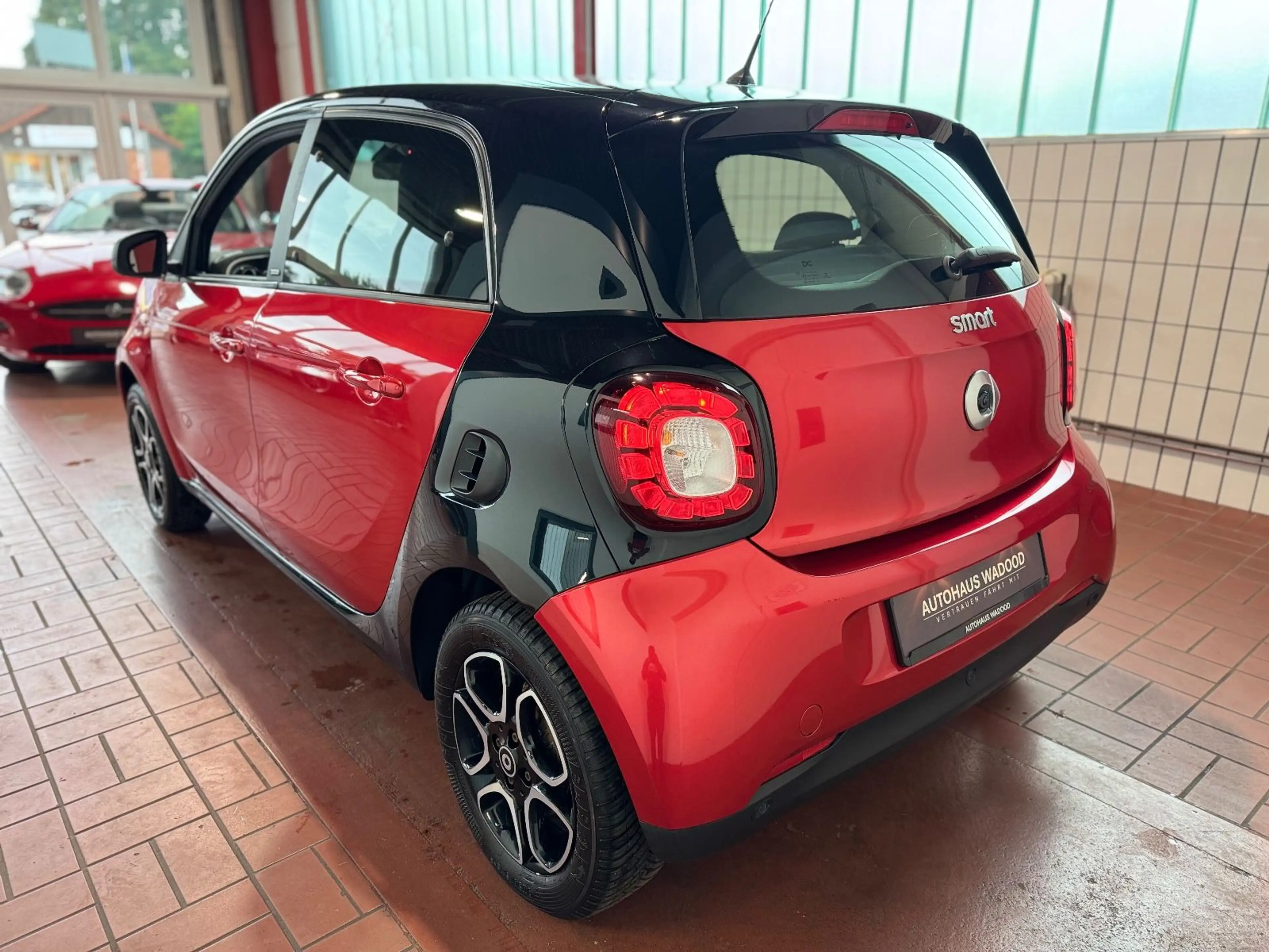 smart forFour 1.0/Automatik/Kamera/BT/Navi/TÜVNeu — photo 4