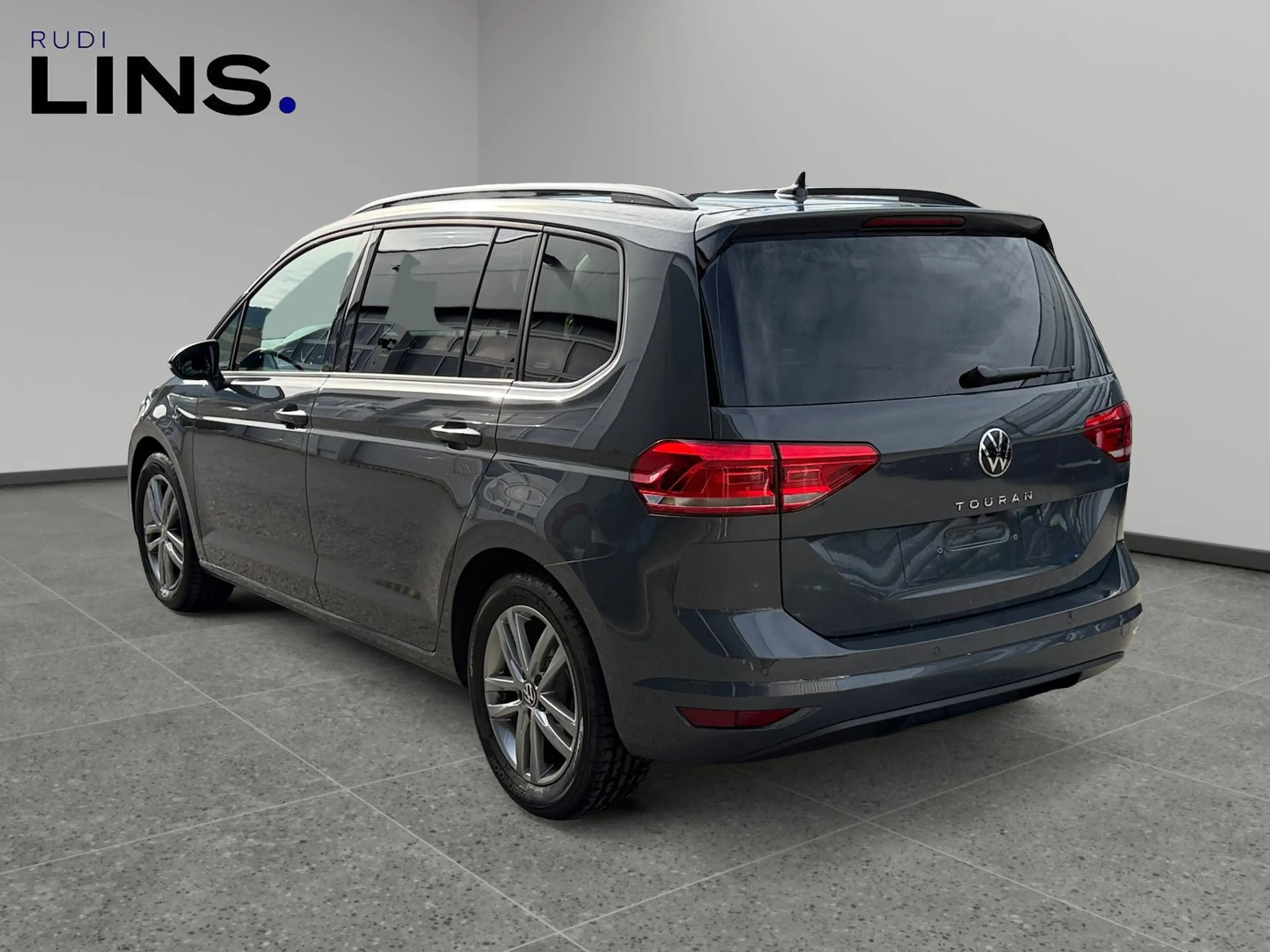 Volkswagen Touran Friends TSI DSG — photo 3