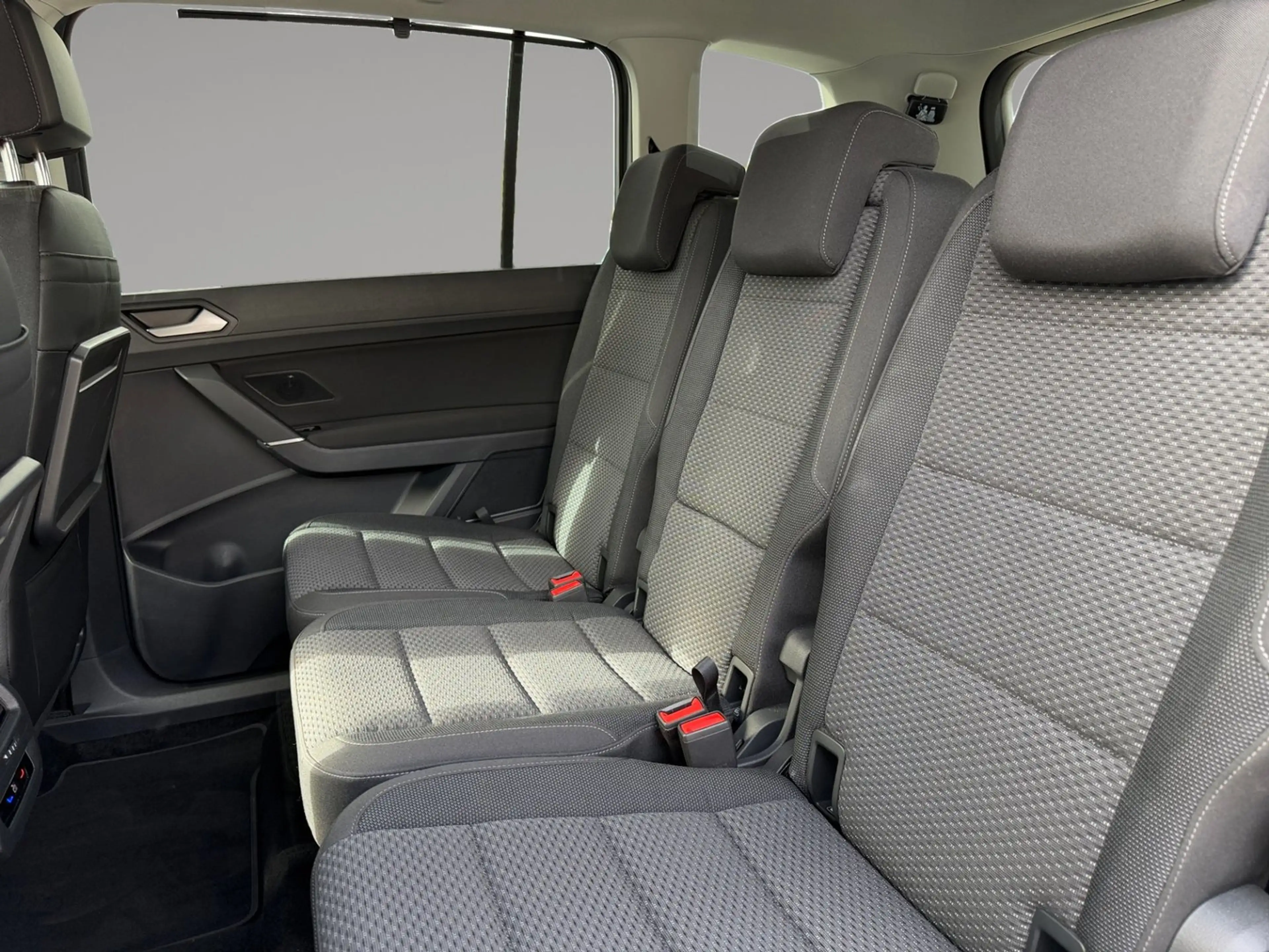 Volkswagen Touran Friends TSI DSG — photo 17