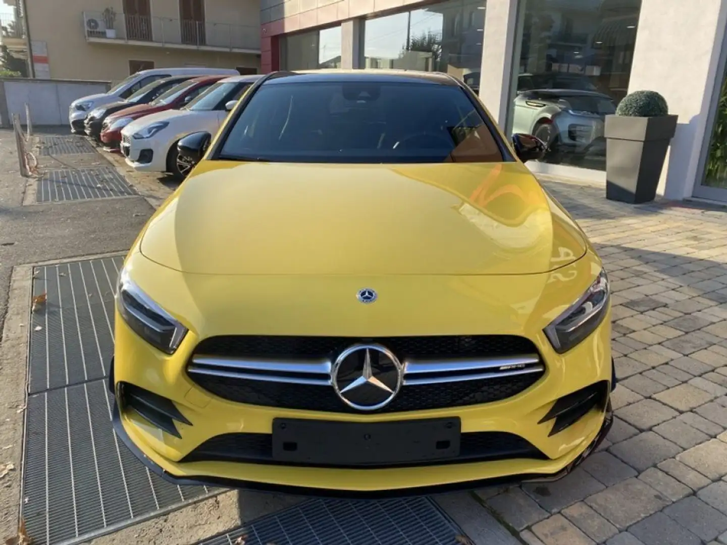 Mercedes-Benz A 35 AMG 4Matic KIT AERO-PACK LUXURY-PACK NIGHT-TETTO-19" Giallo - 2