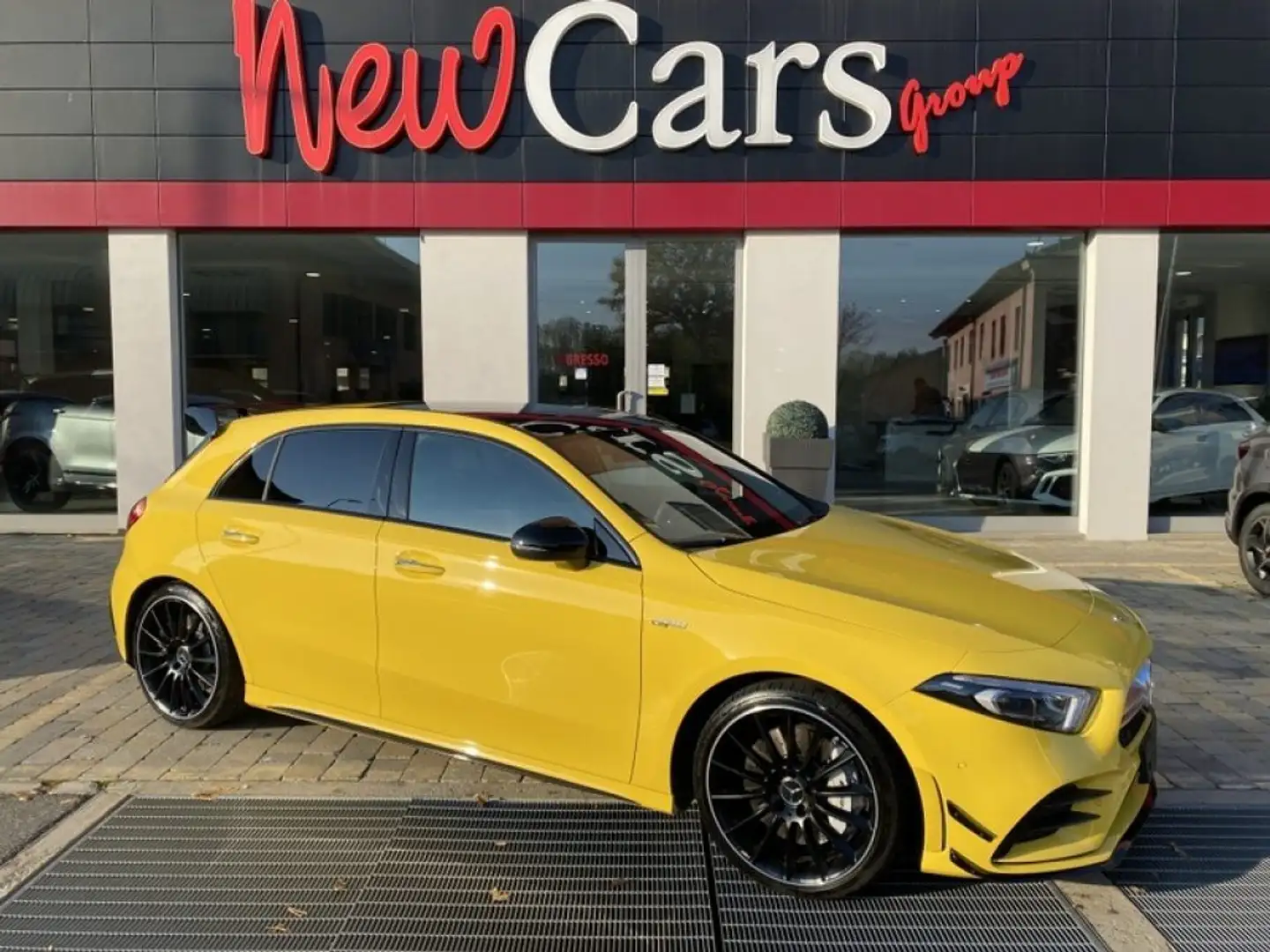 Mercedes-Benz A 35 AMG 4Matic KIT AERO-PACK LUXURY-PACK NIGHT-TETTO-19" Giallo - 1