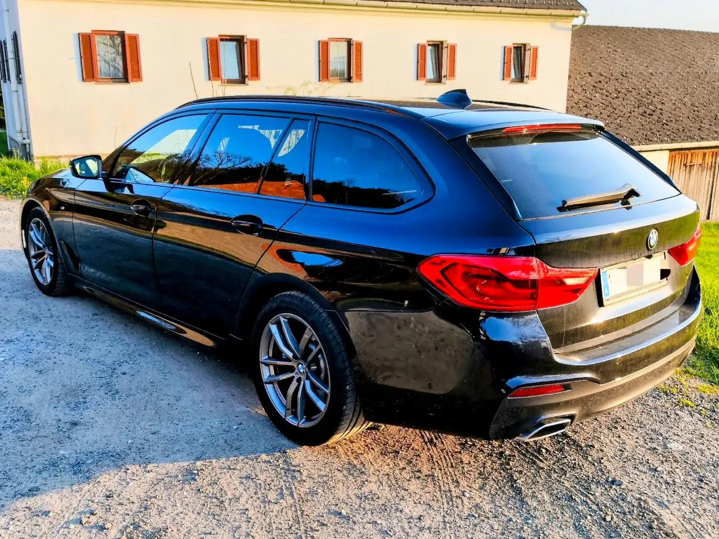 BMW 520 520d Touring Aut. Schwarz - 2