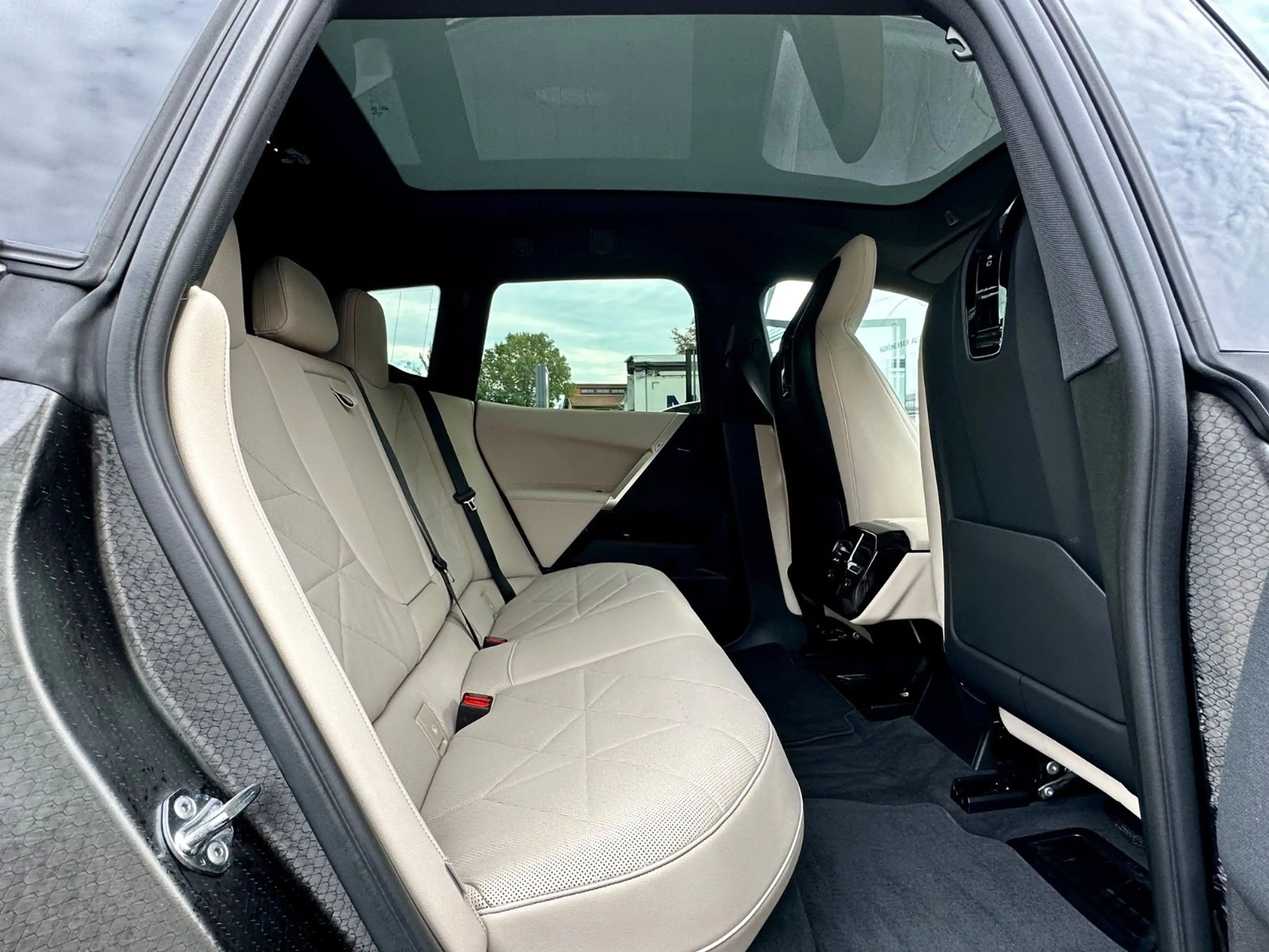 BMW iX xDrive40 Sport | Panorama | Harman/Kardon — photo 14