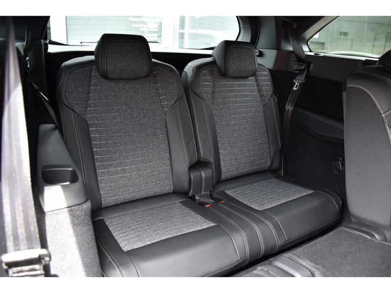 Peugeot 5008 Hybrid 145 Allure e-DCS6 ACC CAM360 JA19 NEUF — photo 9