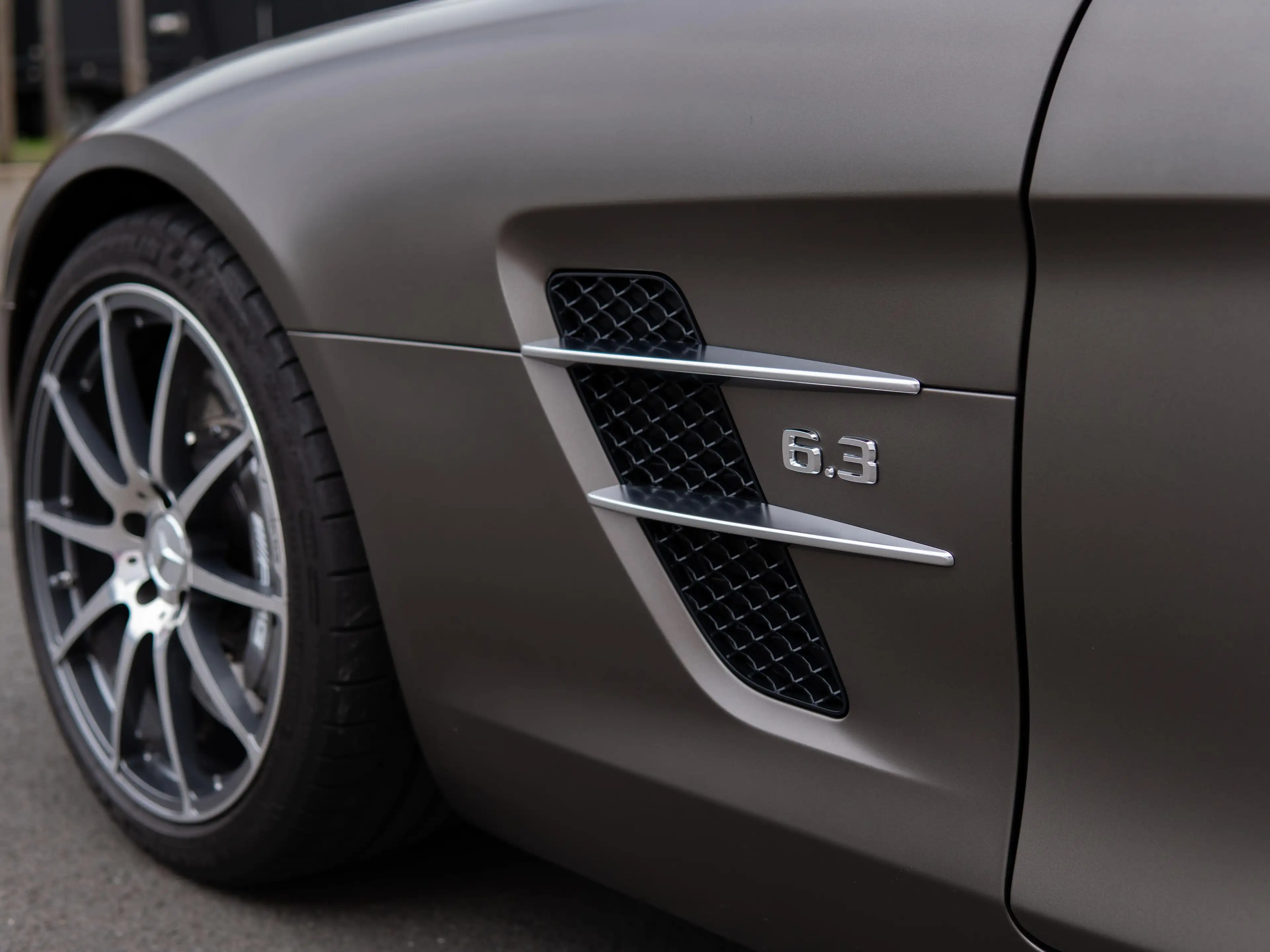 Mercedes-Benz SLS AMG Roadster — photo 11