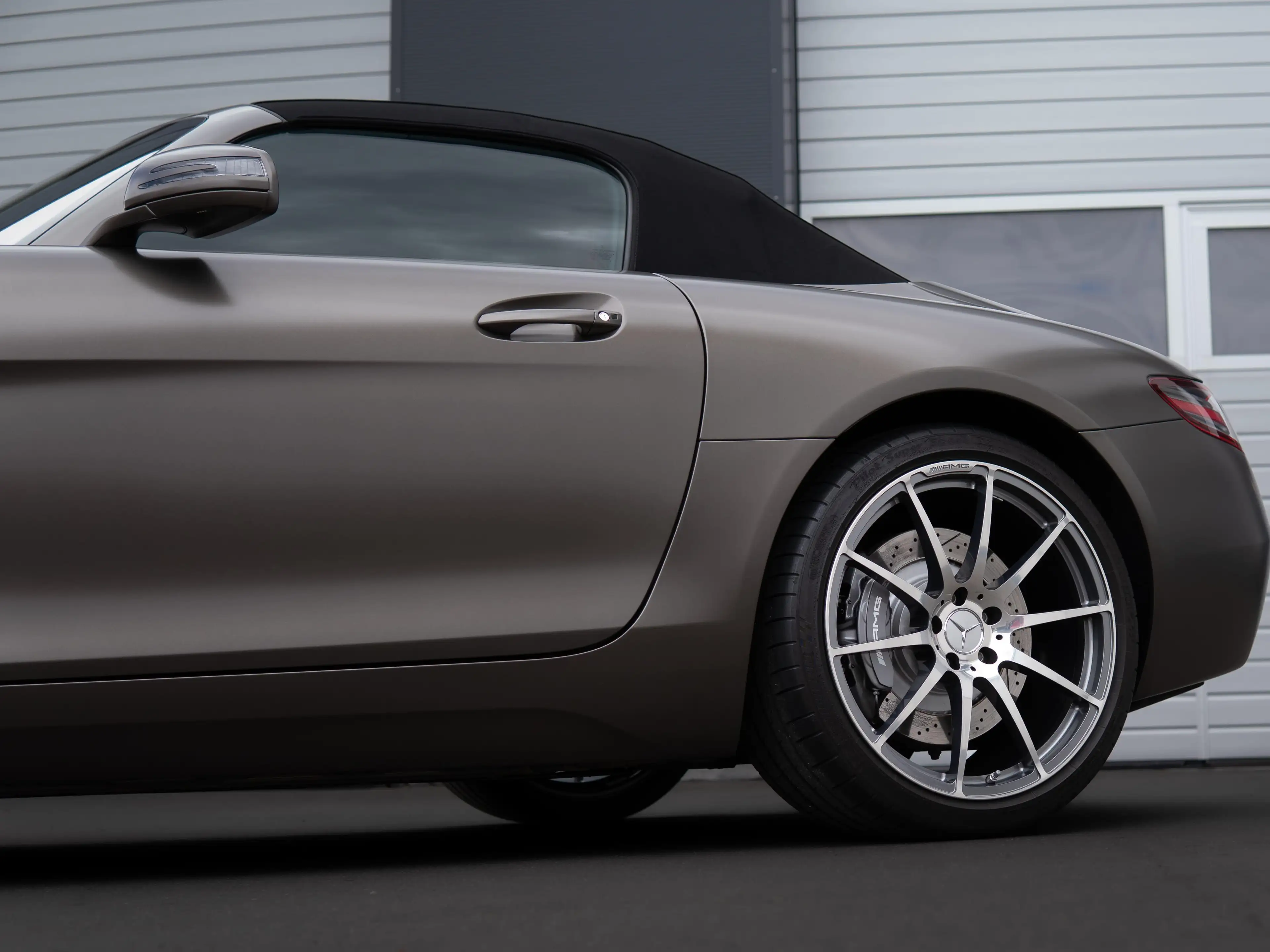 Mercedes-Benz SLS AMG Roadster — photo 10