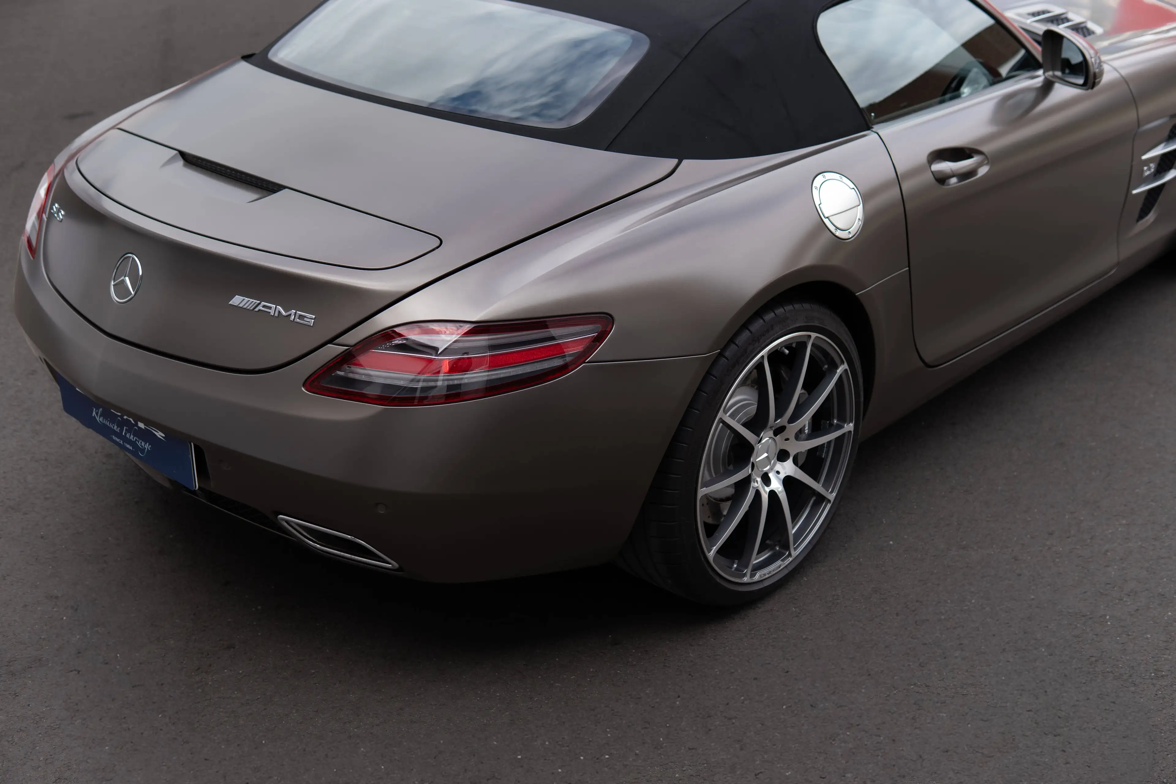Mercedes-Benz SLS AMG Roadster — photo 15