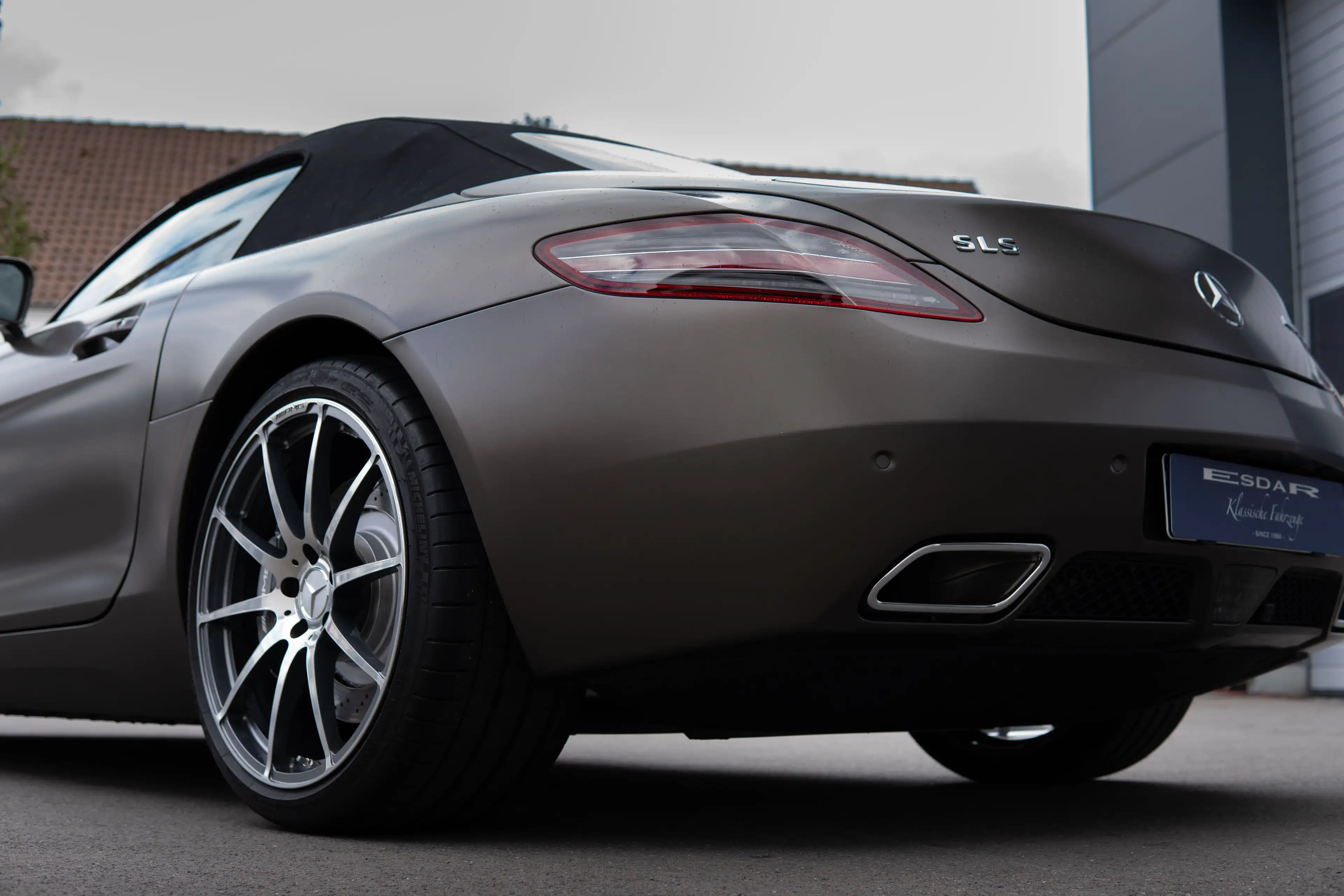 Mercedes-Benz SLS AMG Roadster — photo 14