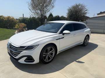 Shooting Brake 200 CV 4Motion R-LINE
