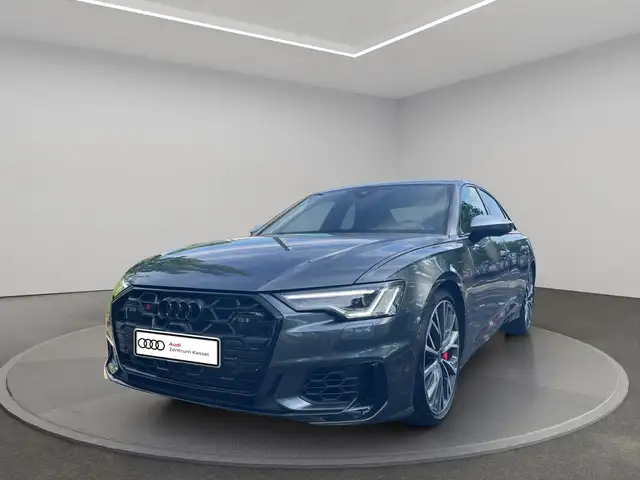 Audi S6 view 3