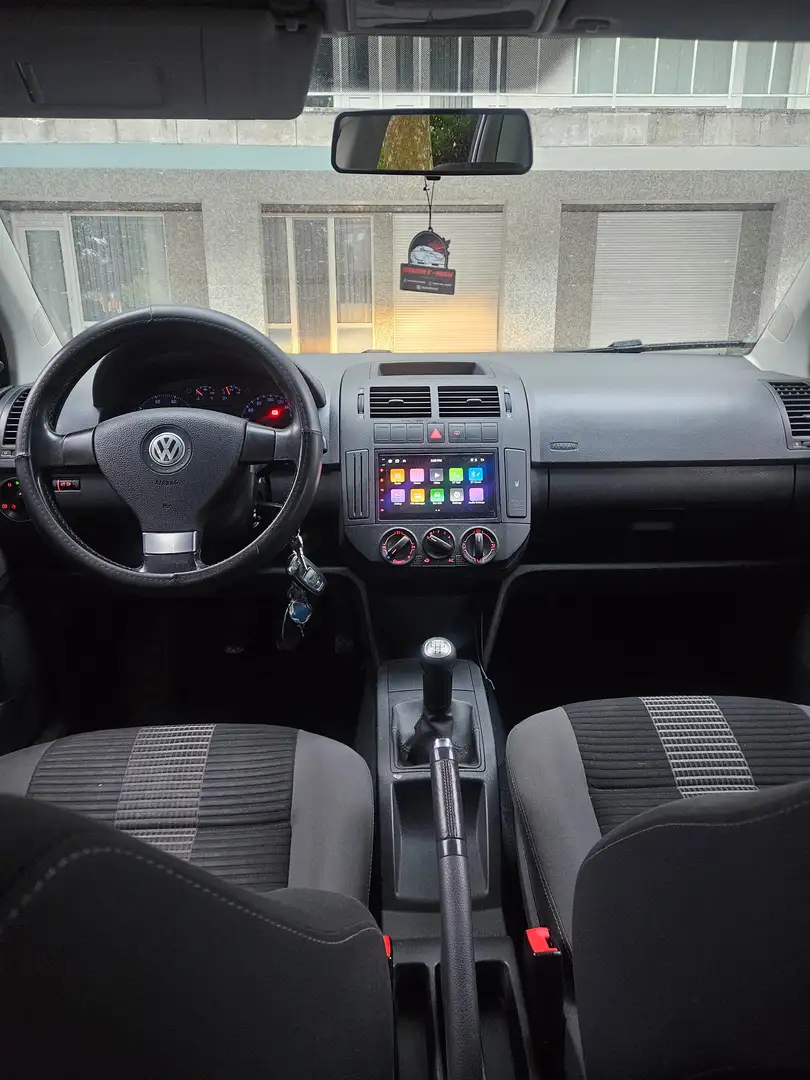 Volkswagen Polo Polo 1.4i Highline Gris - 2