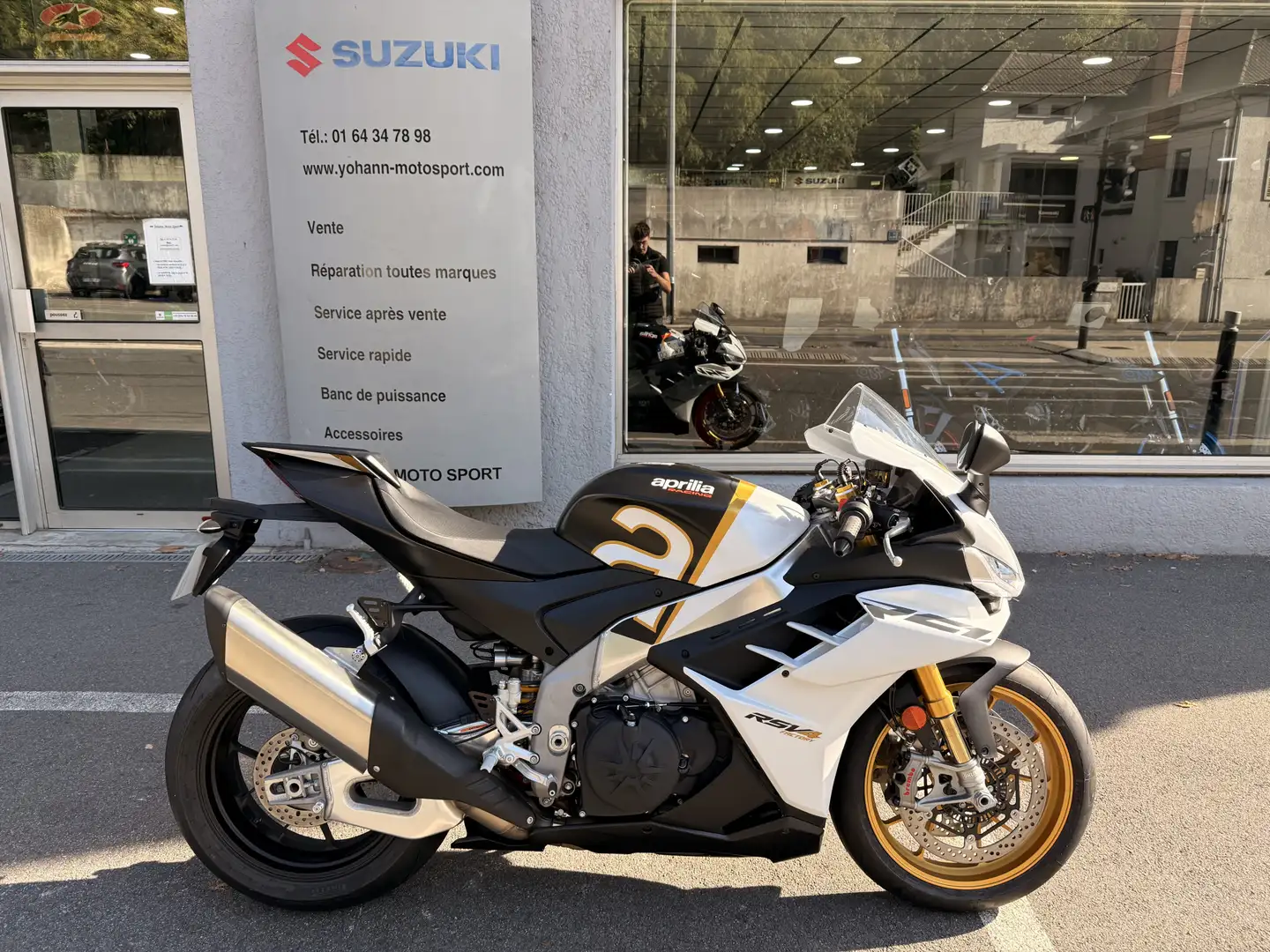 Aprilia RSV4 Blanc - 1