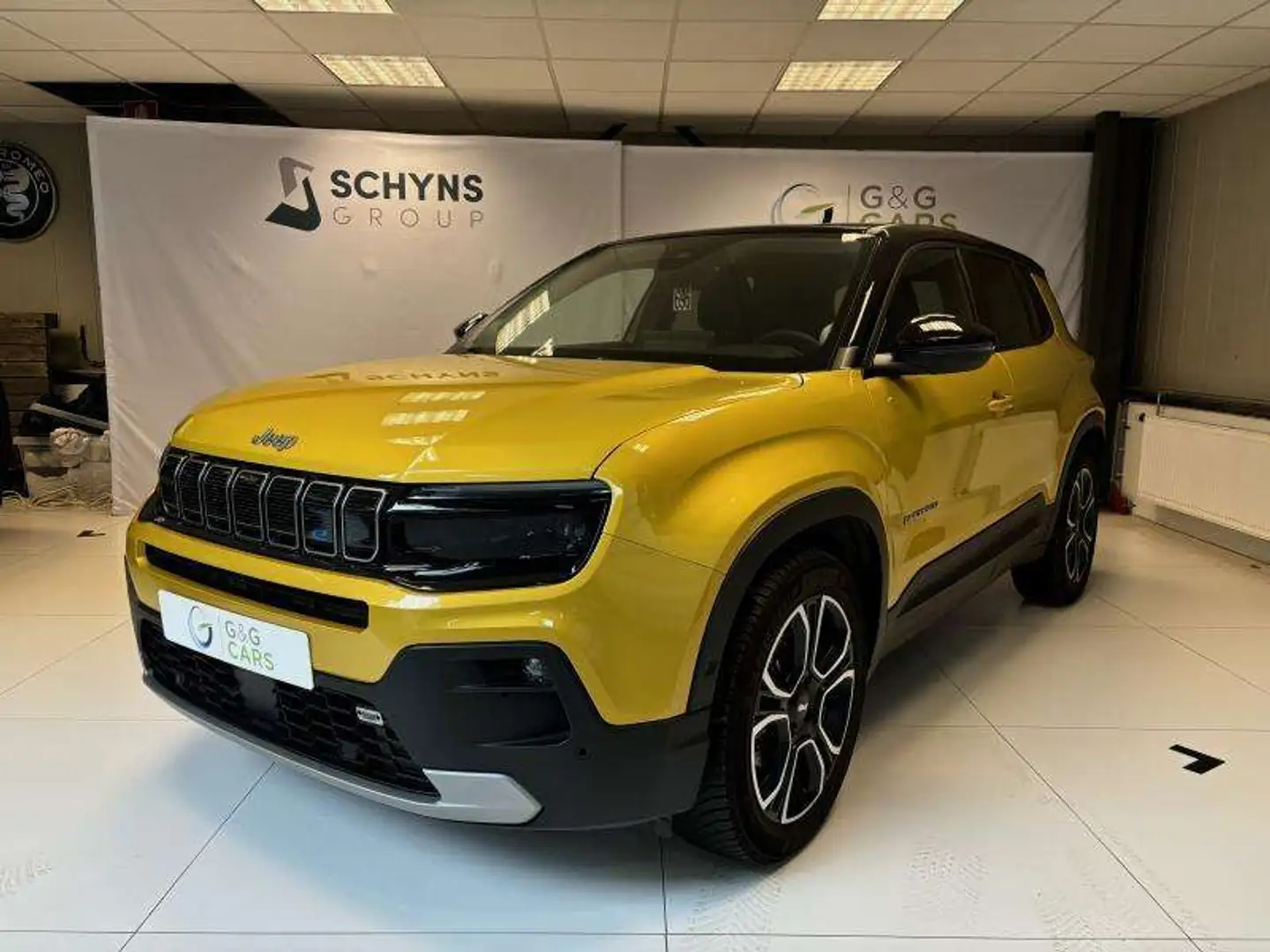 Jeep Avenger BEV MY23-AVENGER SUMMIT Amarillo - 1