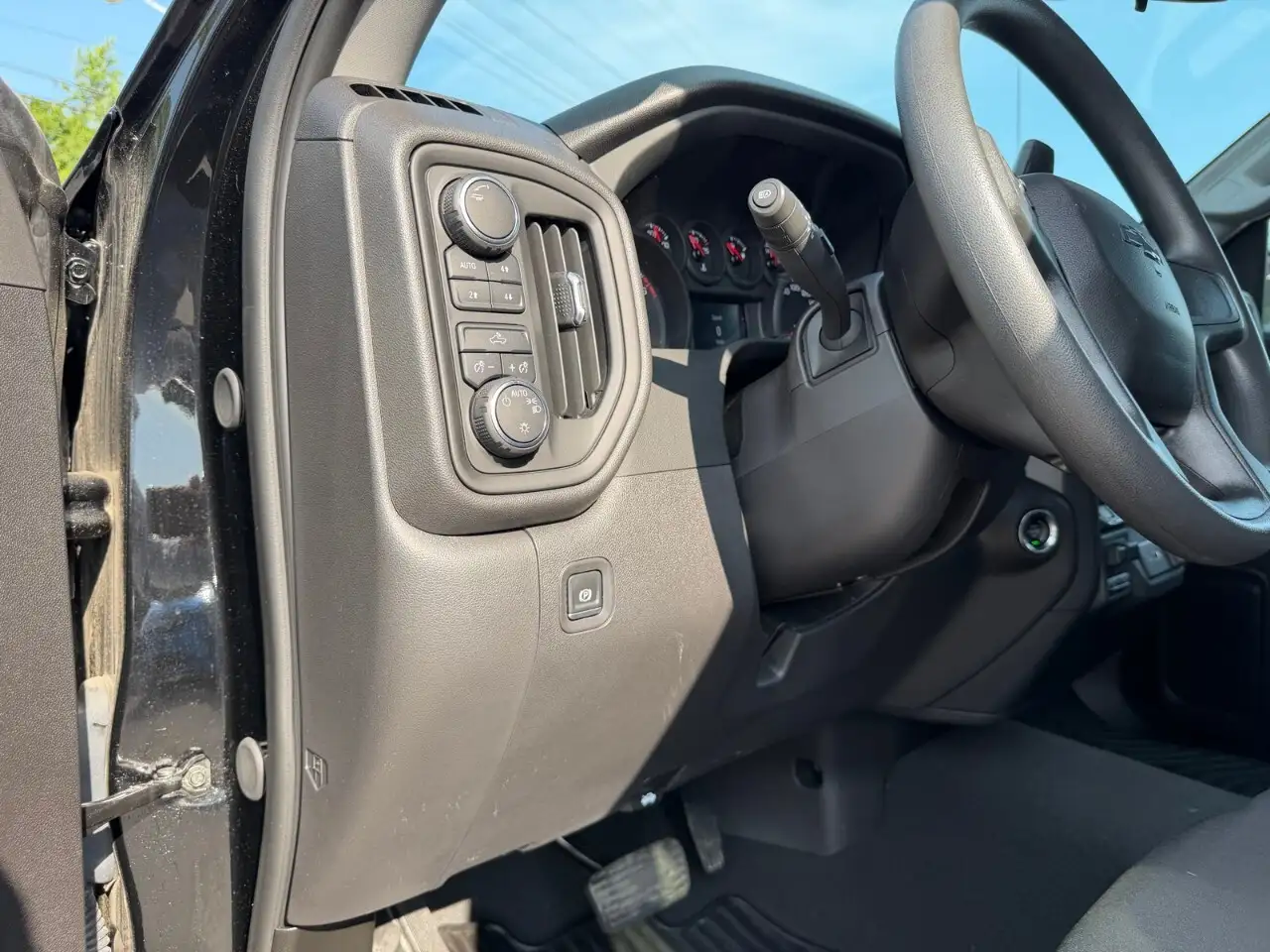 Chevrolet Silverado 1500 снимка Chevrolet Silverado 1500