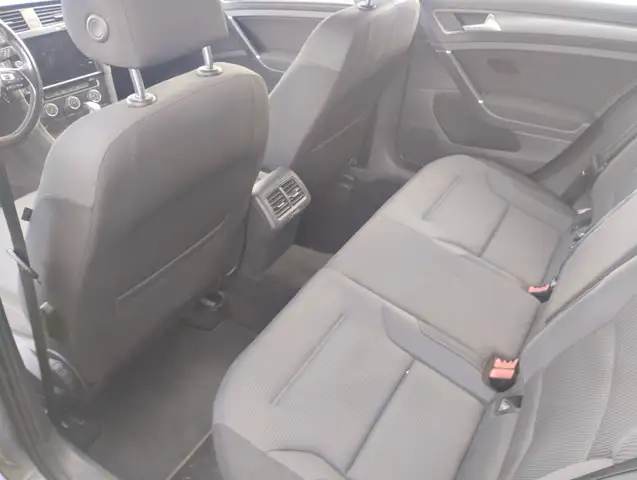 Volkswagen Golf view 9