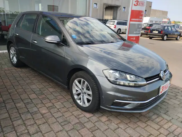 Volkswagen Golf view 5