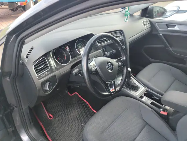 Volkswagen Golf view 7