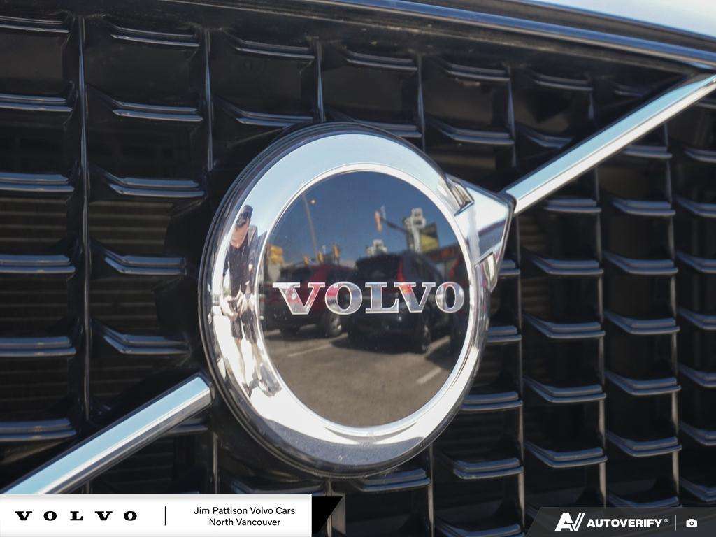 2022 Volvo XC60 B6 R-Design - Bowers Sounds/Sports design thumb 8