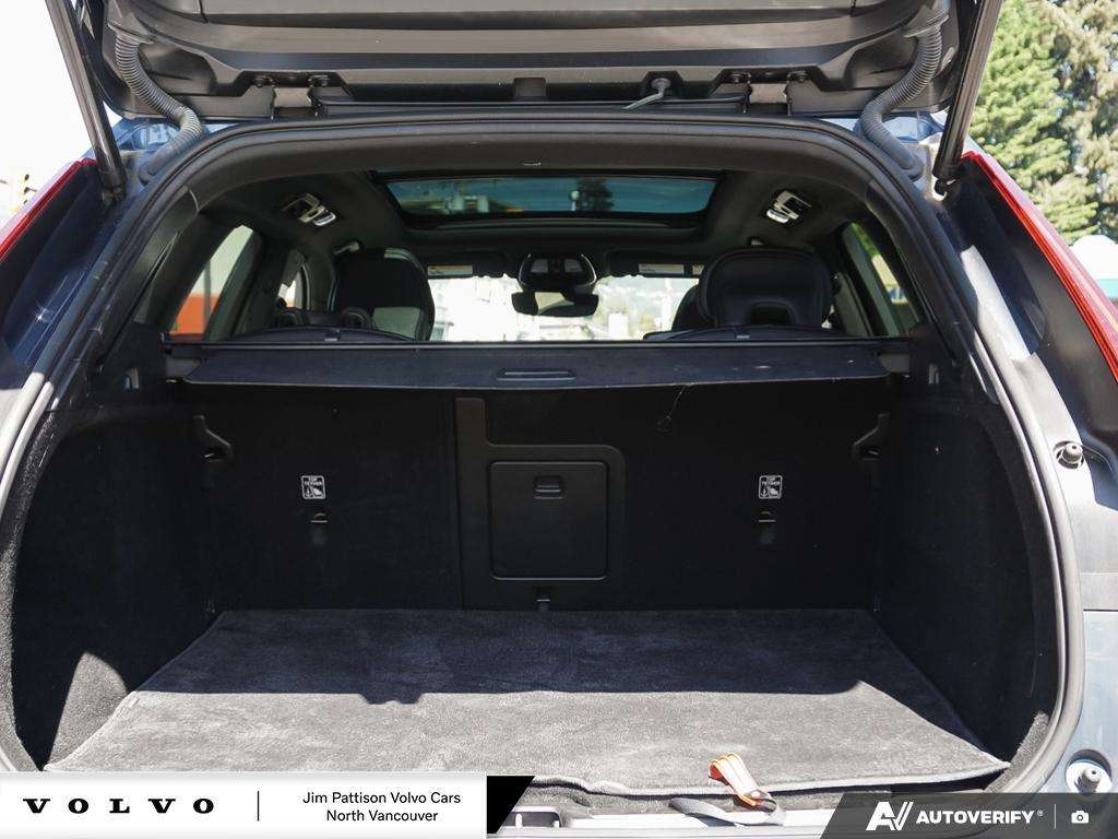 2022 Volvo XC60 B6 R-Design - Bowers Sounds/Sports design thumb 11