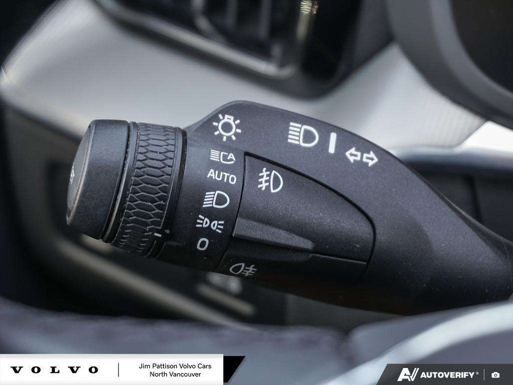 2022 Volvo XC60 B6 R-Design - Bowers Sounds/Sports design thumb 18