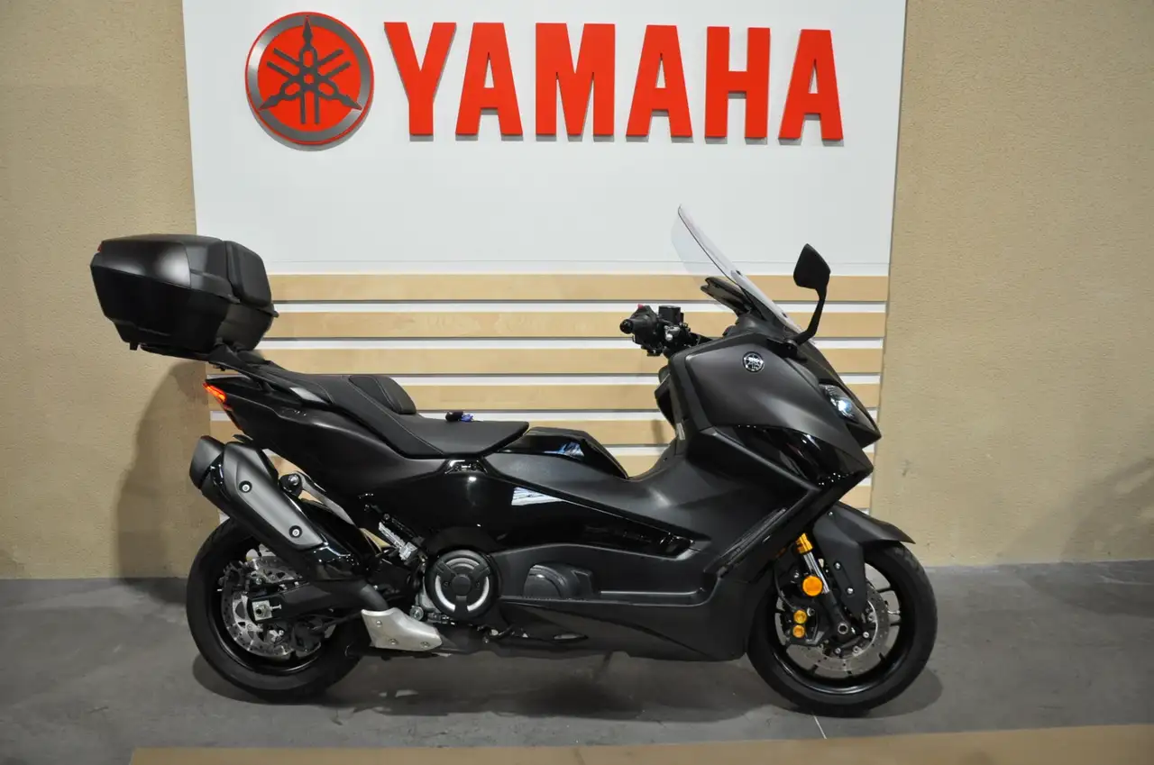 Yamaha Tmax 560