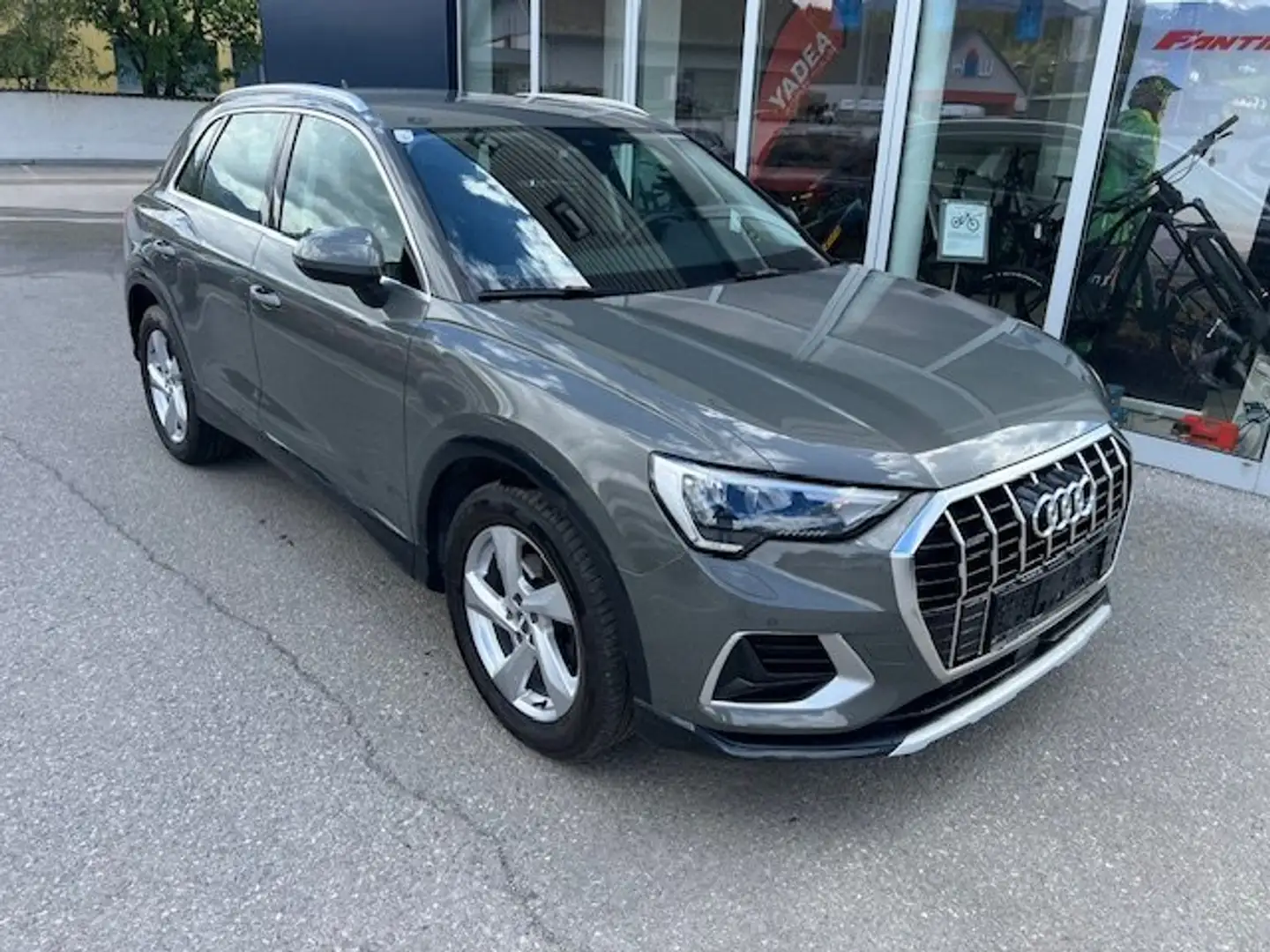 Audi Q3 35 TDI quattro advanced Grau - 1