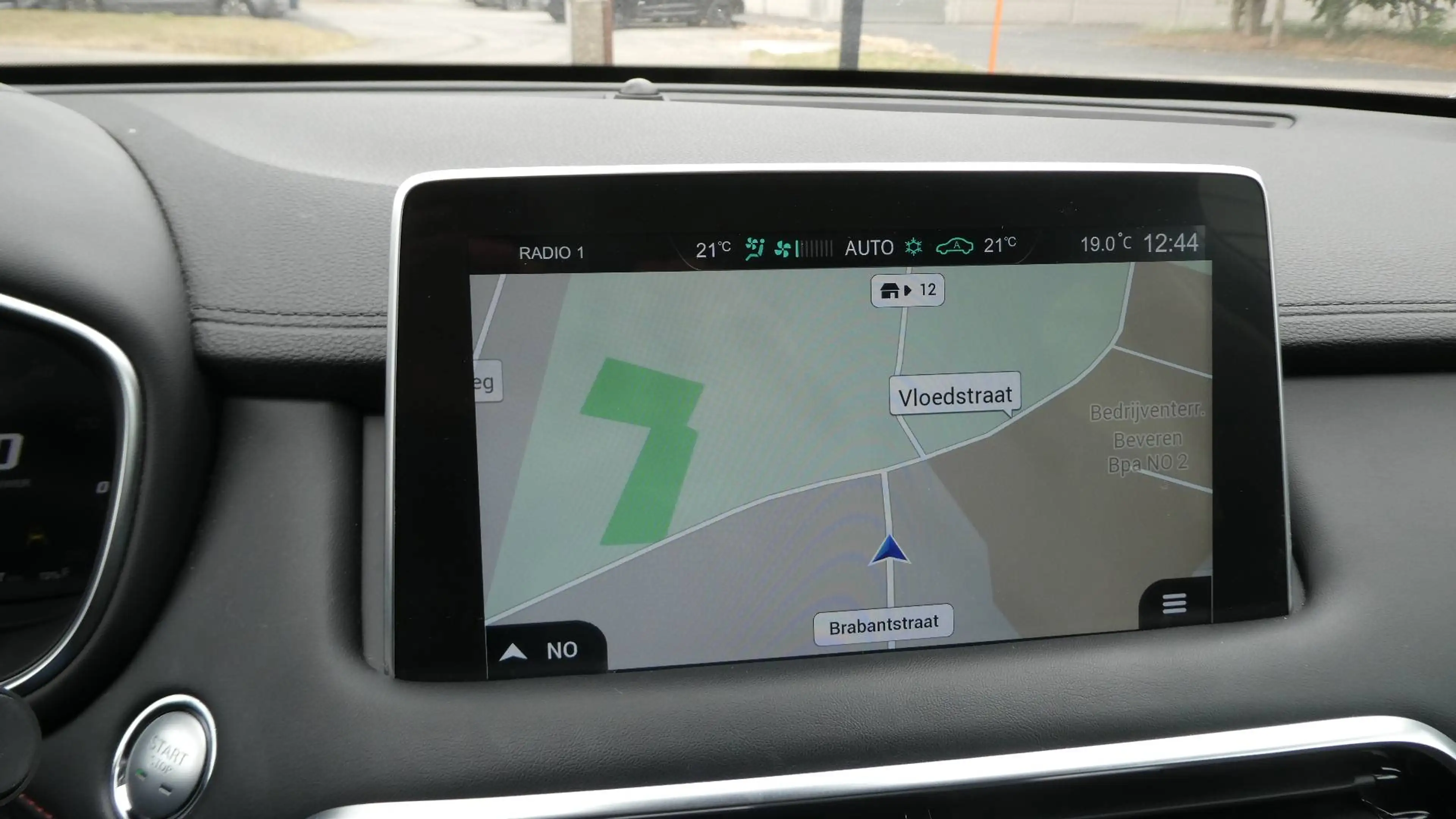 MG EHS EHS PHEV 1.5 Turbo Luxury — photo 12