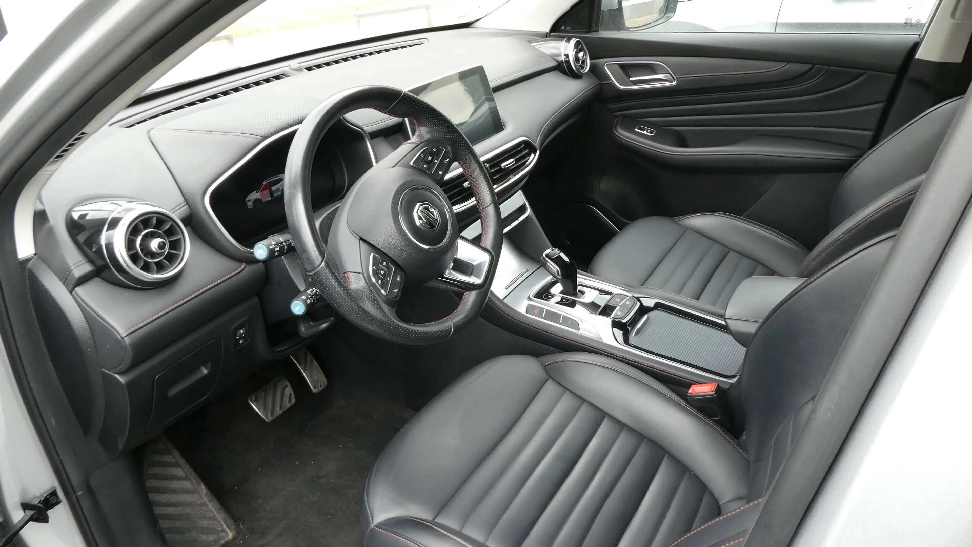 MG EHS EHS PHEV 1.5 Turbo Luxury — photo 5