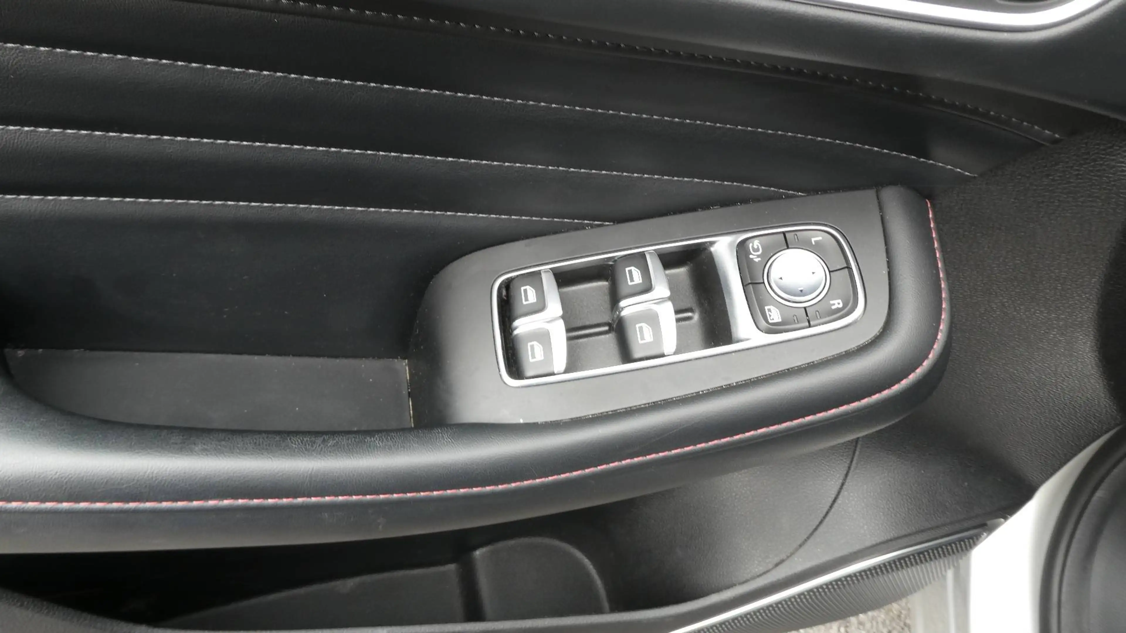 MG EHS EHS PHEV 1.5 Turbo Luxury — photo 6