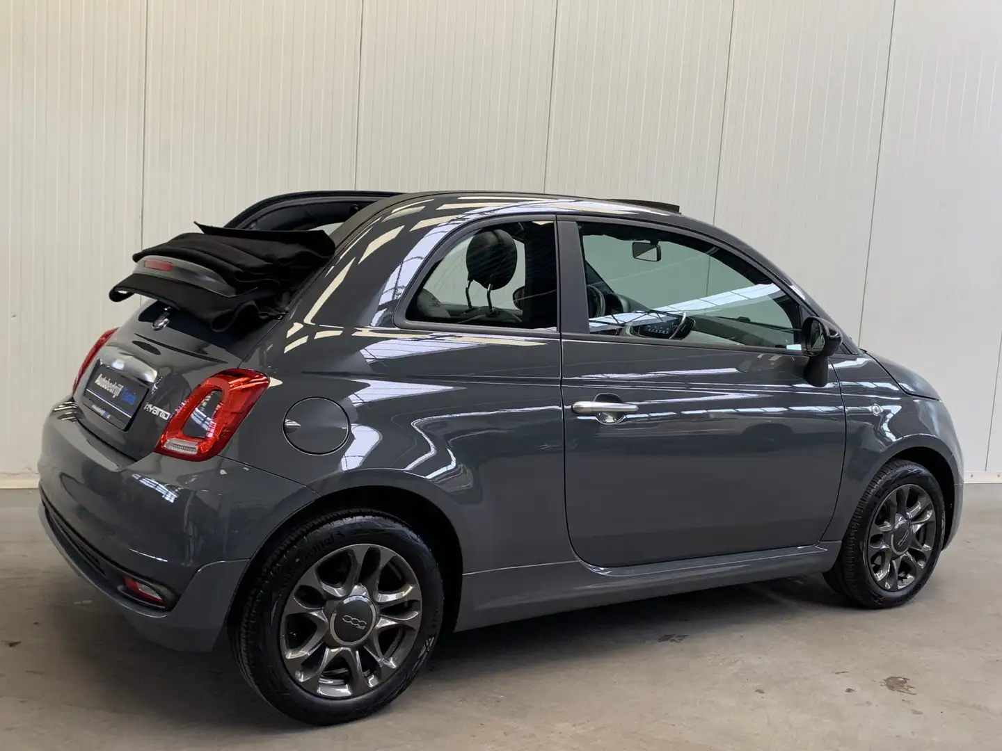 Fiat 500C 1.0 Hybrid Sport AIRCO-LEDER-NAVI by CARPLAY-CRUIS Grijs - 2