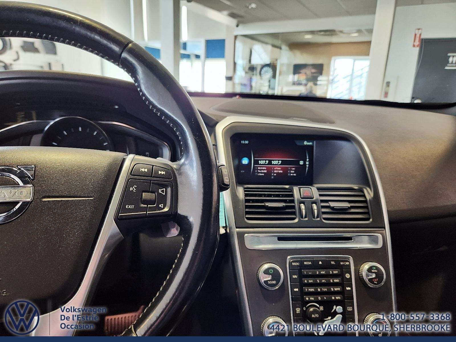 2015 Volvo XC60 AWD / 3.0 V6 /T6 PLATINUM / TOIT / CUIR /BLUETOOTH thumb 21