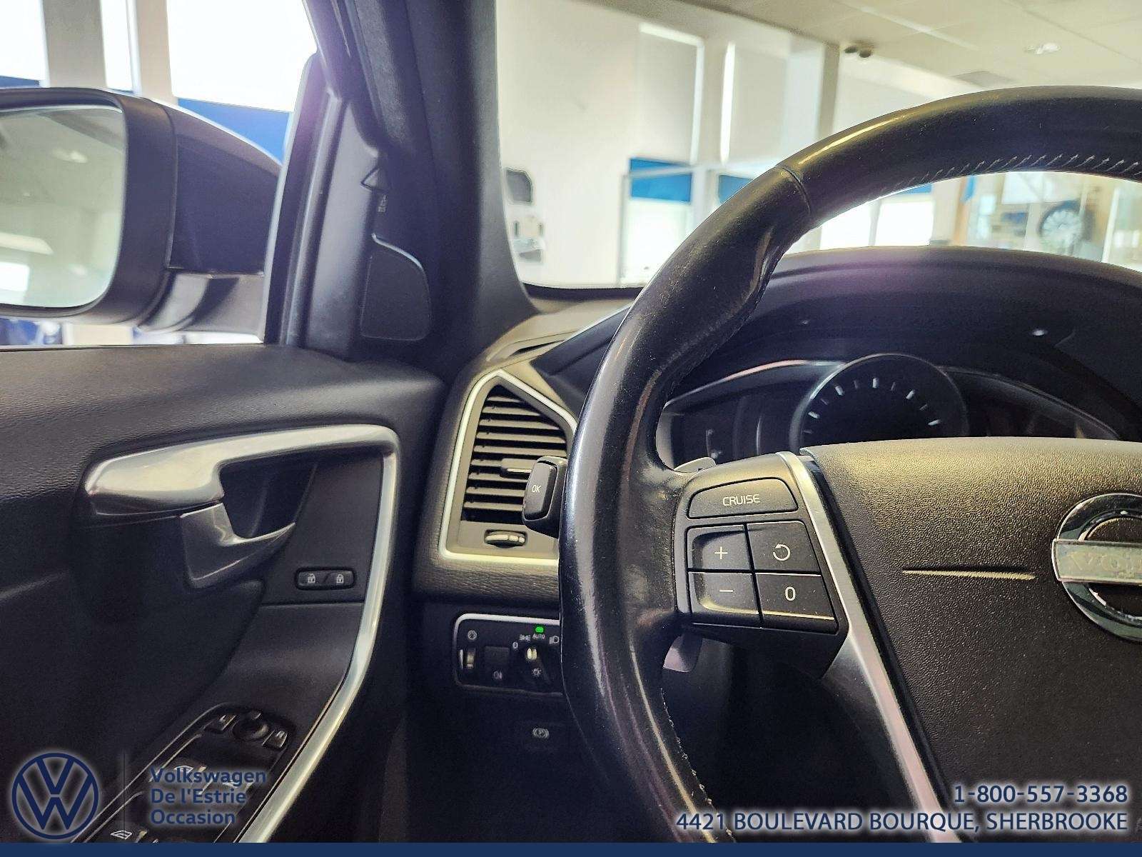 2015 Volvo XC60 AWD / 3.0 V6 /T6 PLATINUM / TOIT / CUIR /BLUETOOTH thumb 22