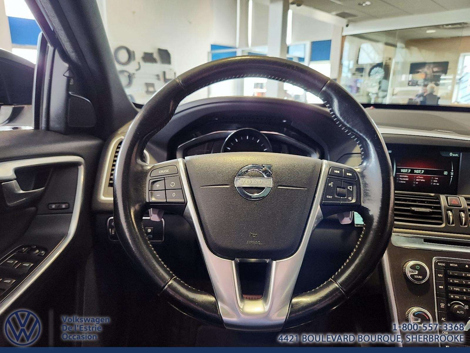 2015 Volvo XC60 AWD / 3.0 V6 /T6 PLATINUM / TOIT / CUIR /BLUETOOTH thumb 20