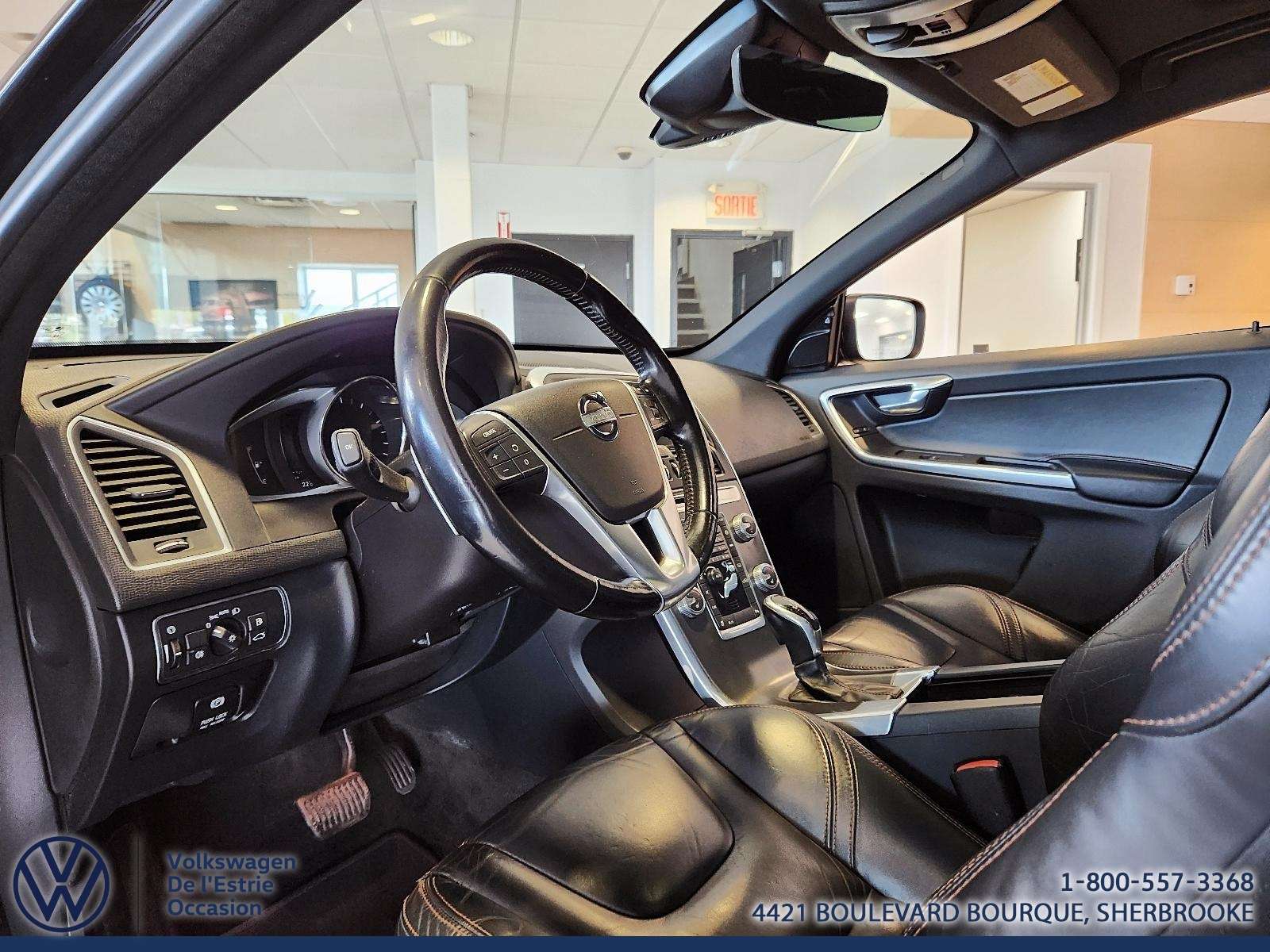 2015 Volvo XC60 AWD / 3.0 V6 /T6 PLATINUM / TOIT / CUIR /BLUETOOTH thumb 10