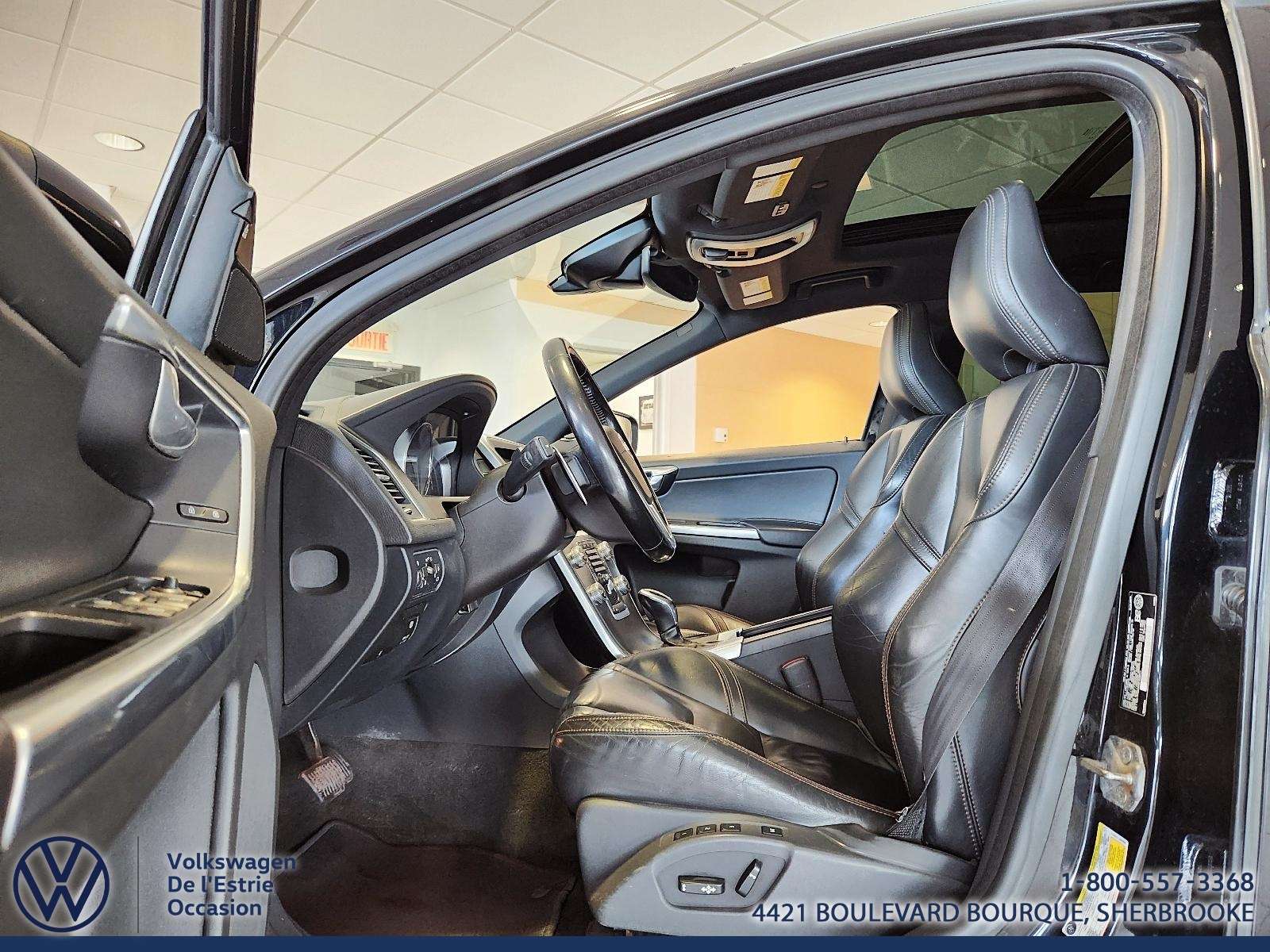 2015 Volvo XC60 AWD / 3.0 V6 /T6 PLATINUM / TOIT / CUIR /BLUETOOTH thumb 11